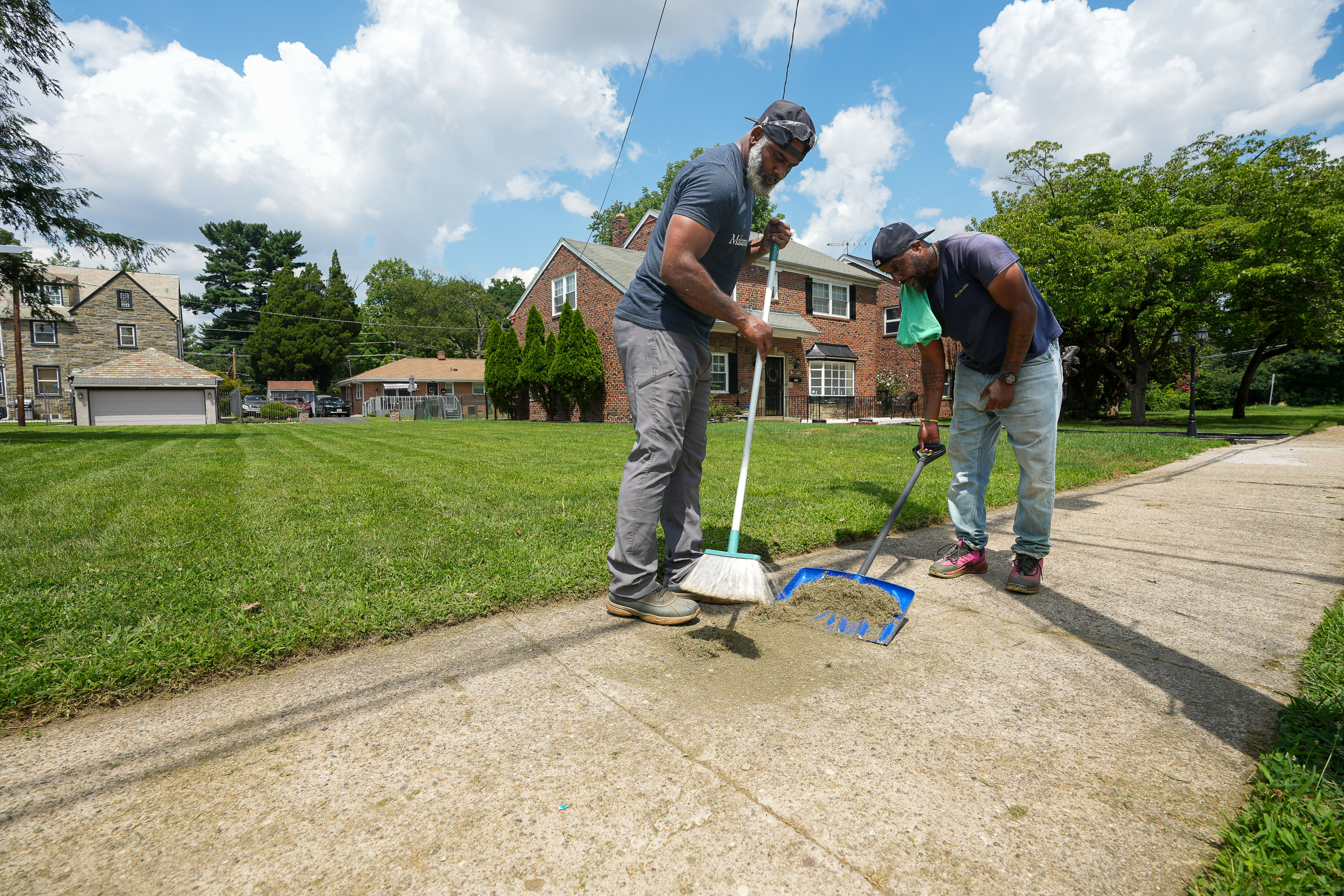 One free lawn cut at a time | Inquirer South Jersey