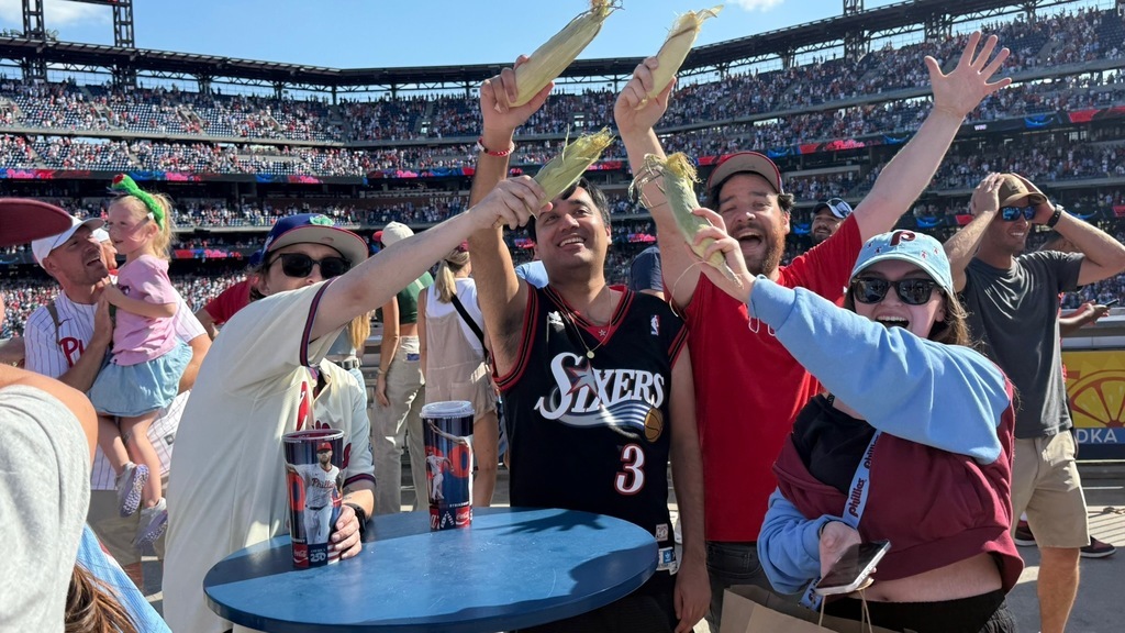 This Phillies fan brought corn to every game of the last homestand. Now it lives in the batter’s eye at the Bank.