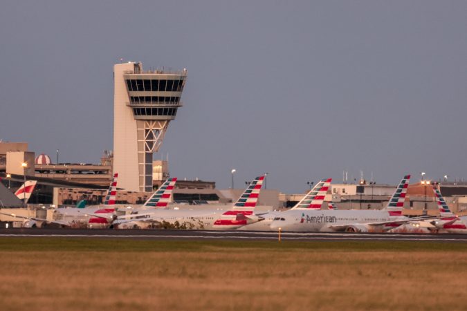 American Airlines says technology outage temporarily halted flights