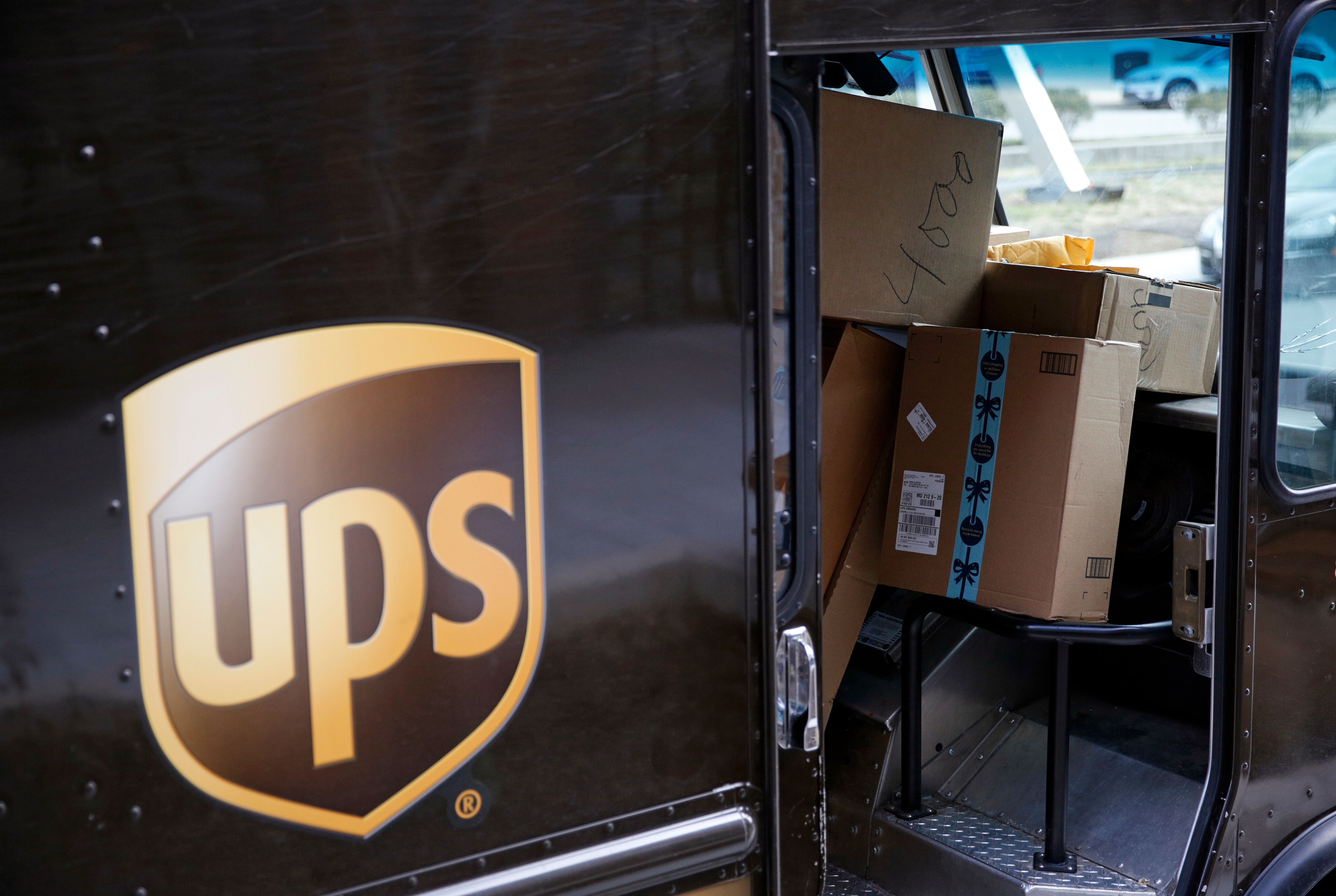 A surprise credit after an overseas purchase: The tariff refunds now flowing through shippers
