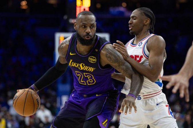 Does the LeBron James signing make the Sixers favorites to win the title? We asked our experts.