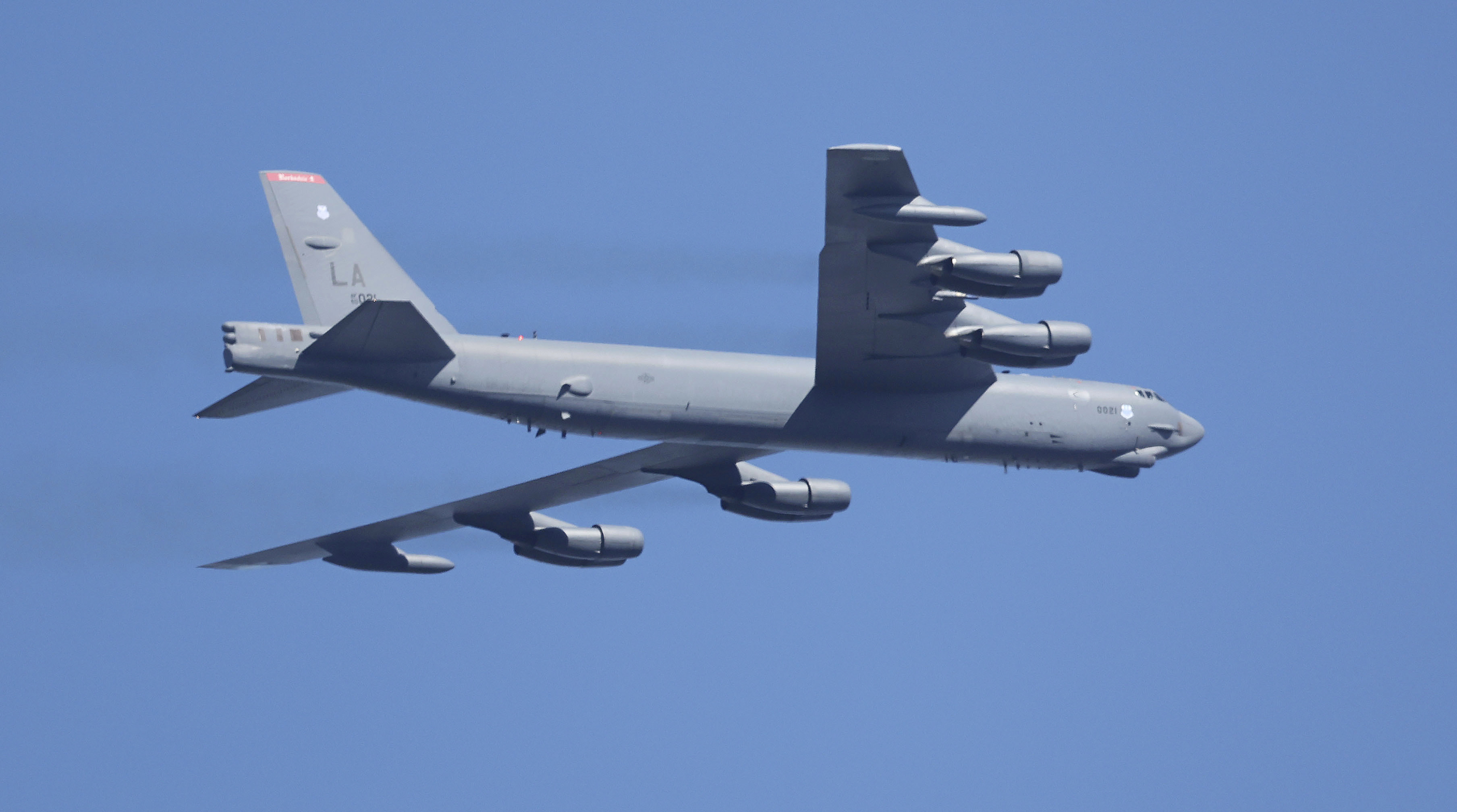 8 people died in B-52 bomber crash at US Air Force base in Southern California, officials say
