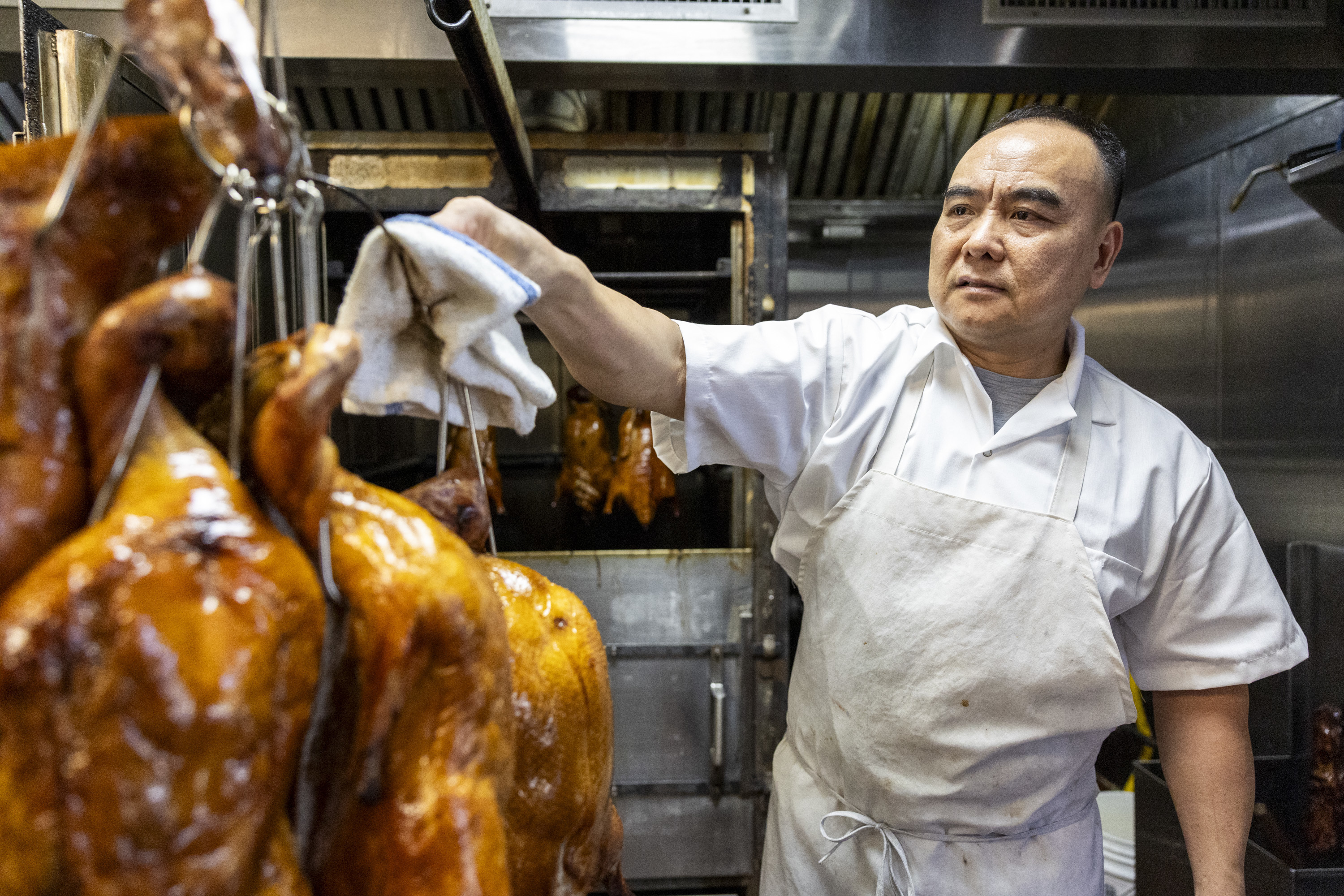 At tiny Lau Kee, Chinatown’s most experienced duck chef delivers reliable excellence