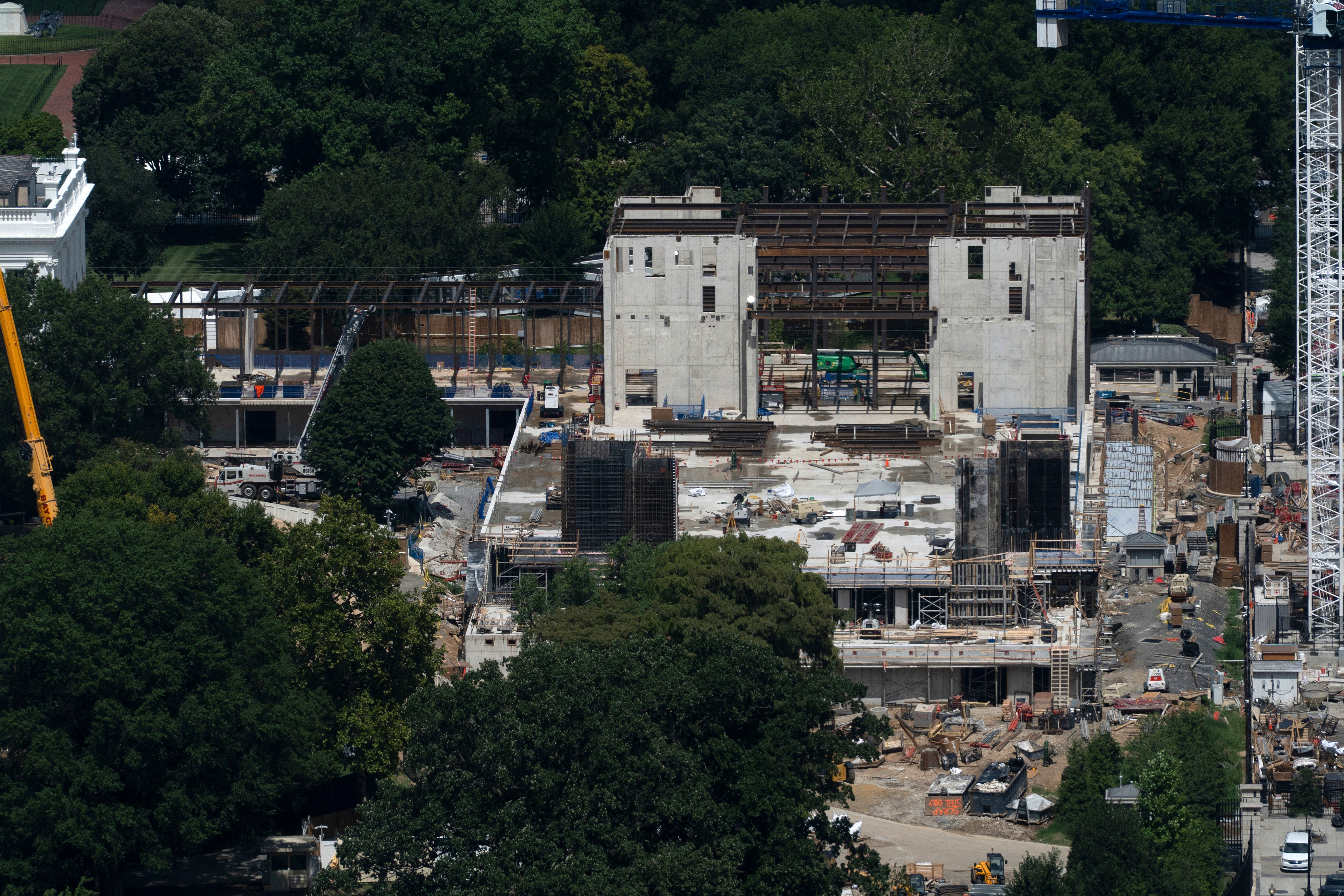 Supreme Court clears way for White House ballroom construction to continue