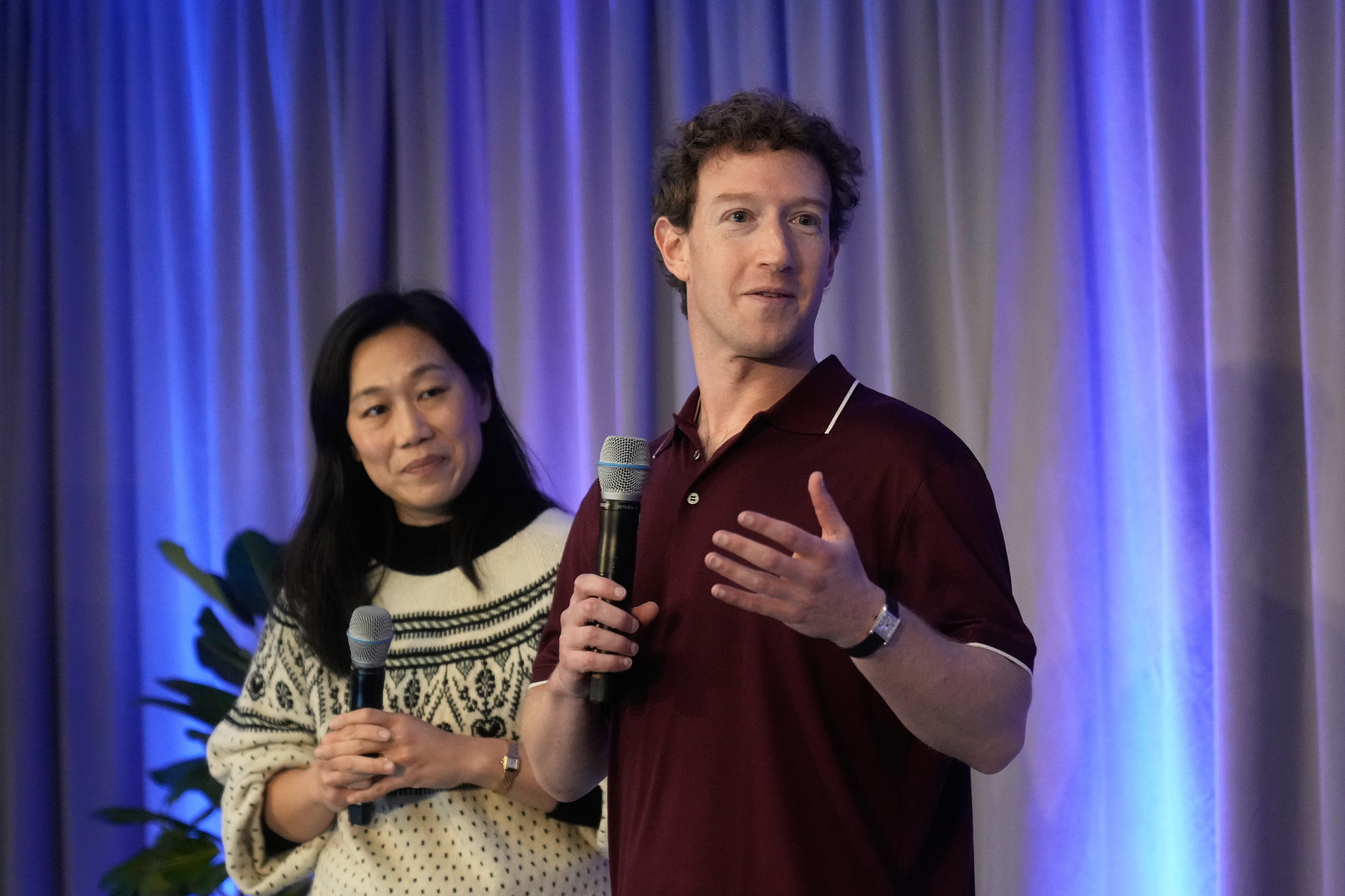Mark Zuckerberg buys an Irish castle