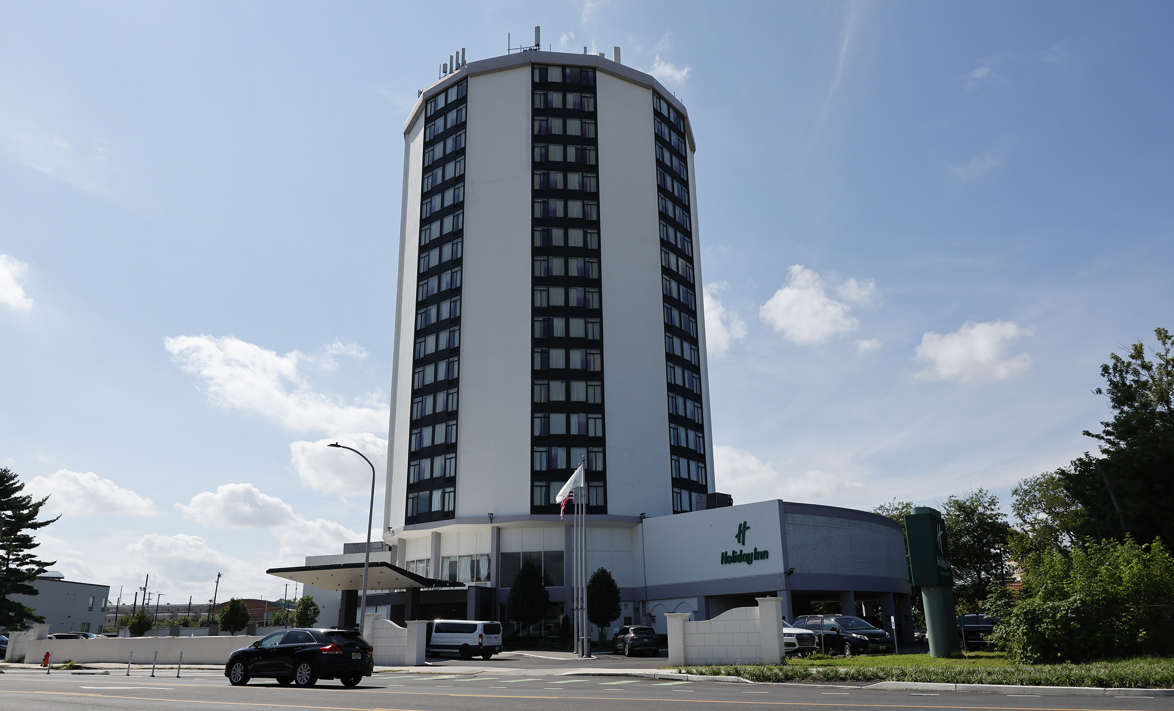 A South Philly hotel was part of a $100 million Ponzi scheme, a Justice Dept. lawsuit says