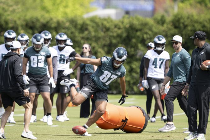Eli Stowers' (87) acclimation to NFL-style blocking technique has been slow.