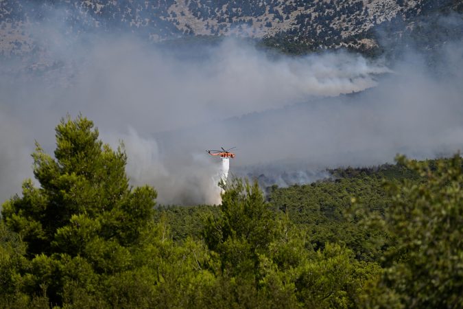 2 killed when firefighting helicopters collide near Athens as Europe’s wildfire emergency rages