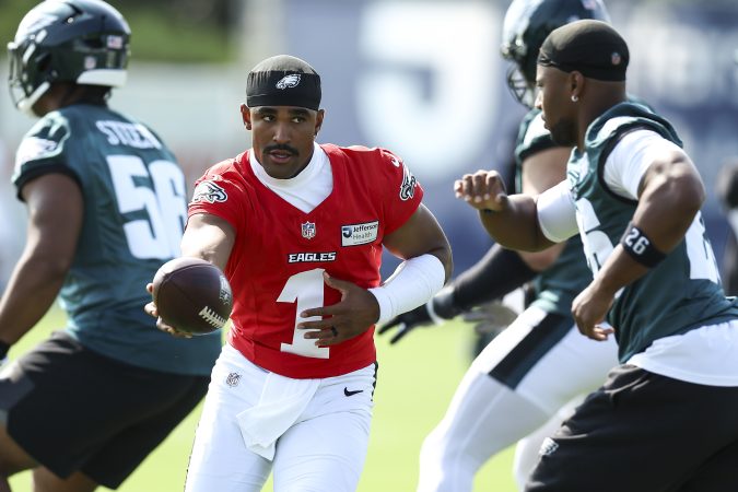Eagles practice observations: Sean Mannion’s offense starts clicking; Jalen Hurts under center; Jalyx Hunt hunts
