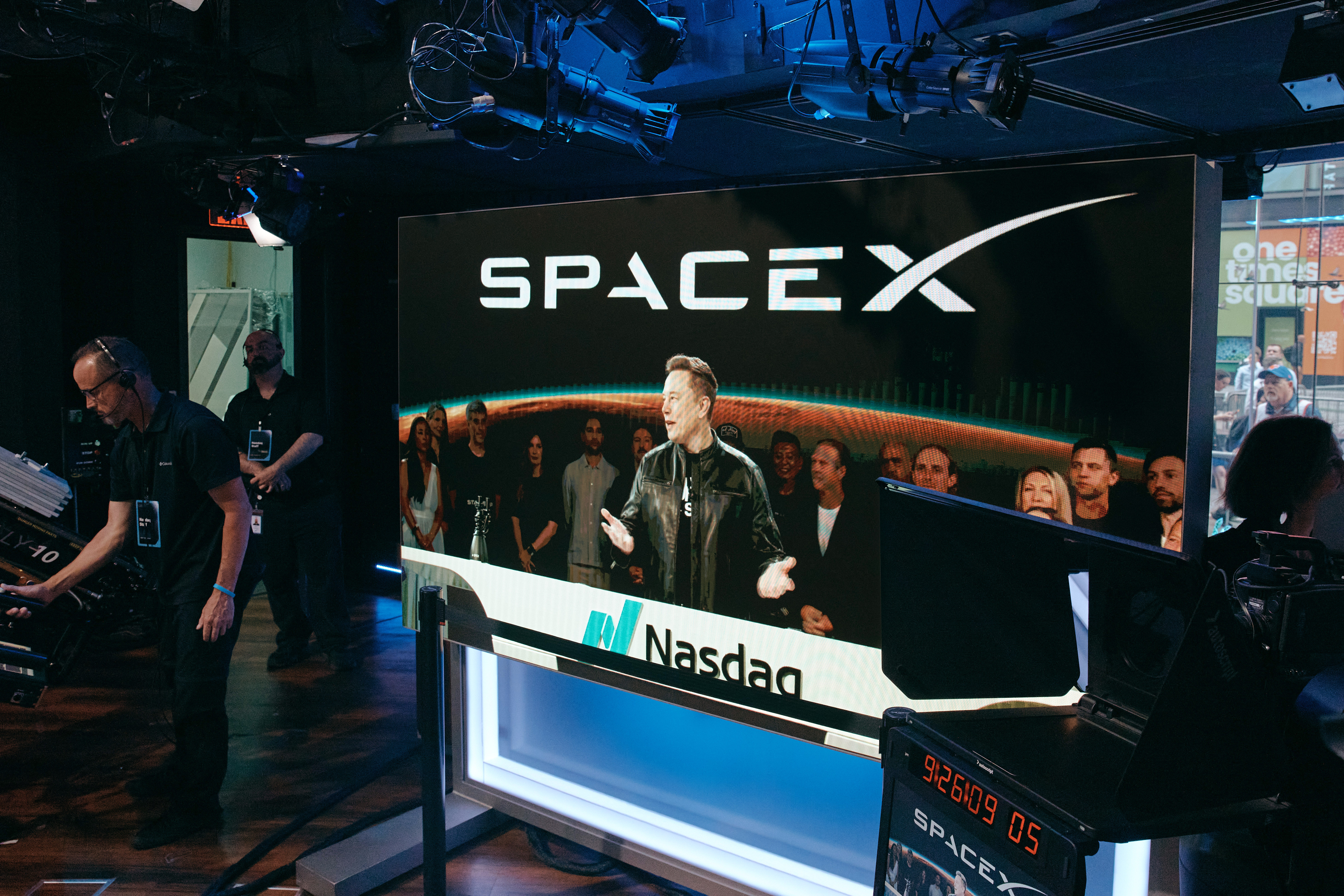Elon Musk becomes the world’s first trillionaire