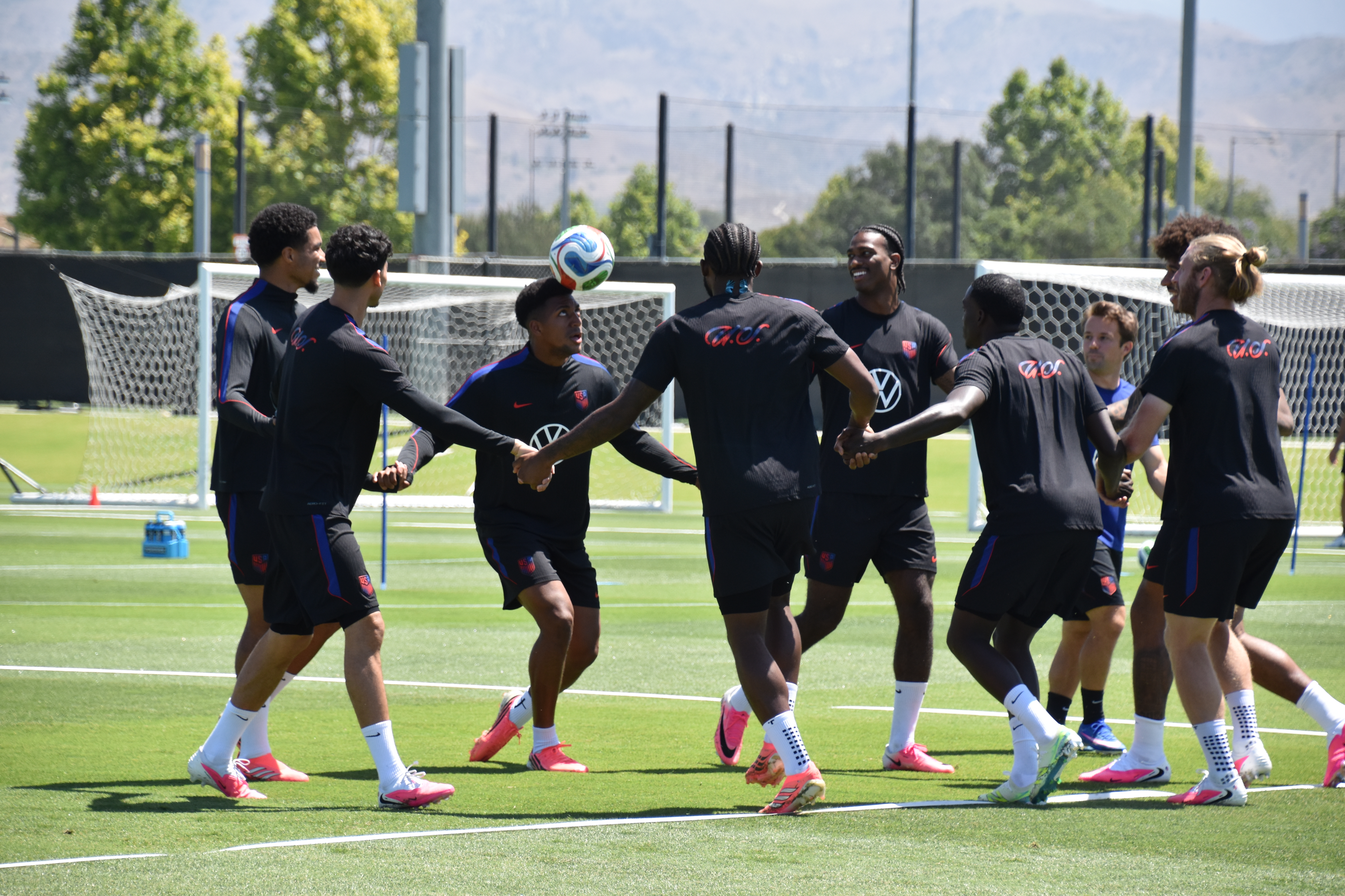 ⚽ Meet the team | Sports Daily Newsletter