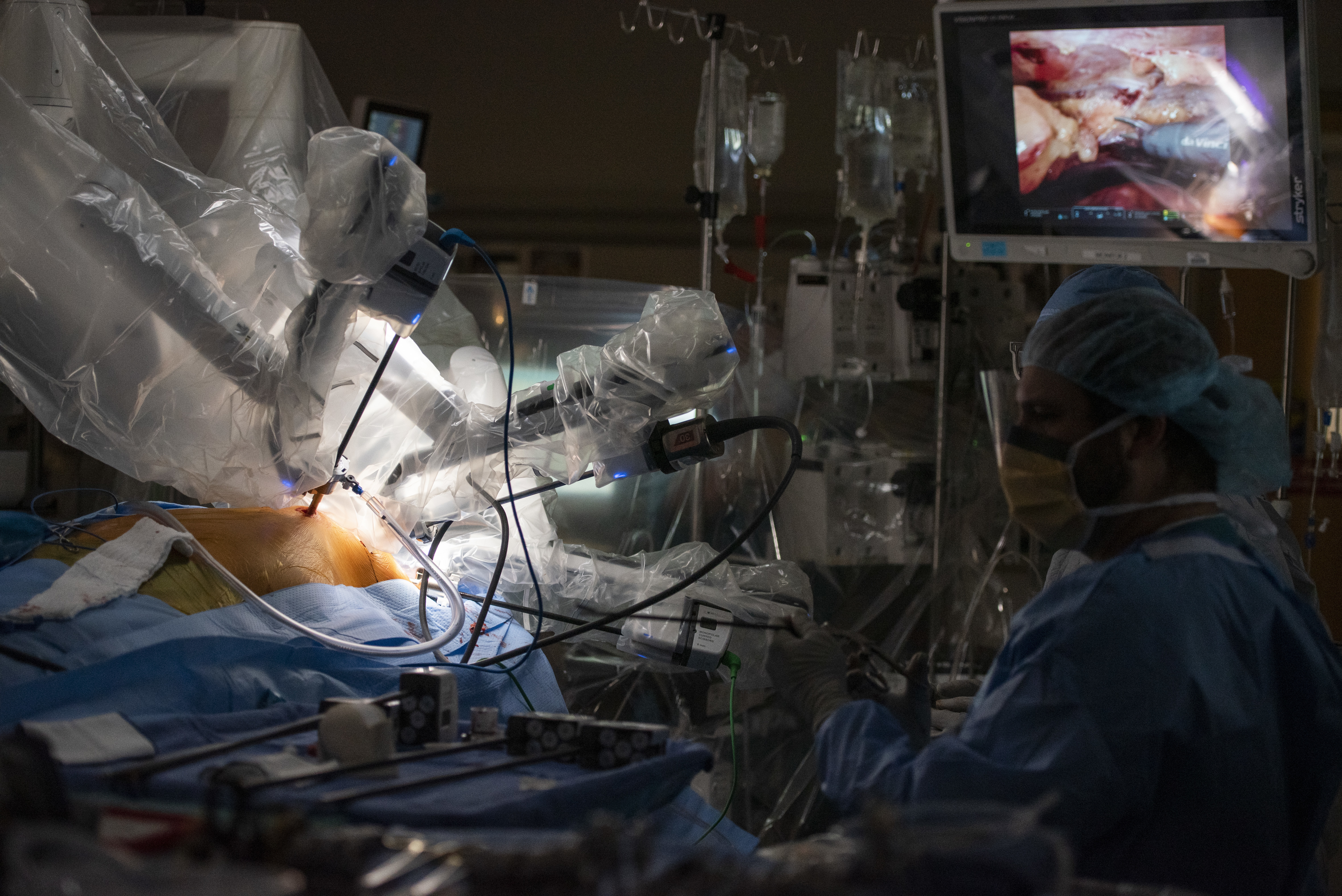 A robotic heart surgery specialist was fired by Main Line Health for blowing the whistle on complications, lawsuit says