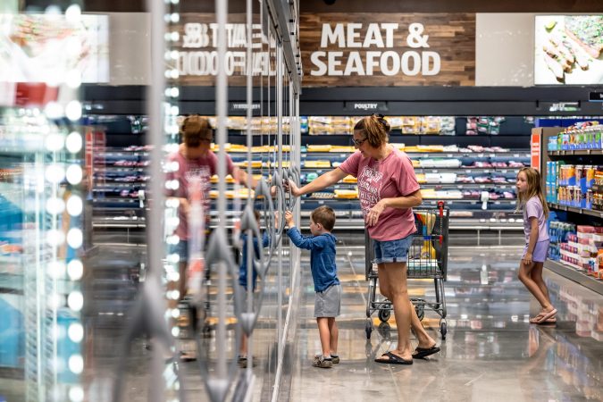 As consumers pare spending, grocery stores race to cut prices