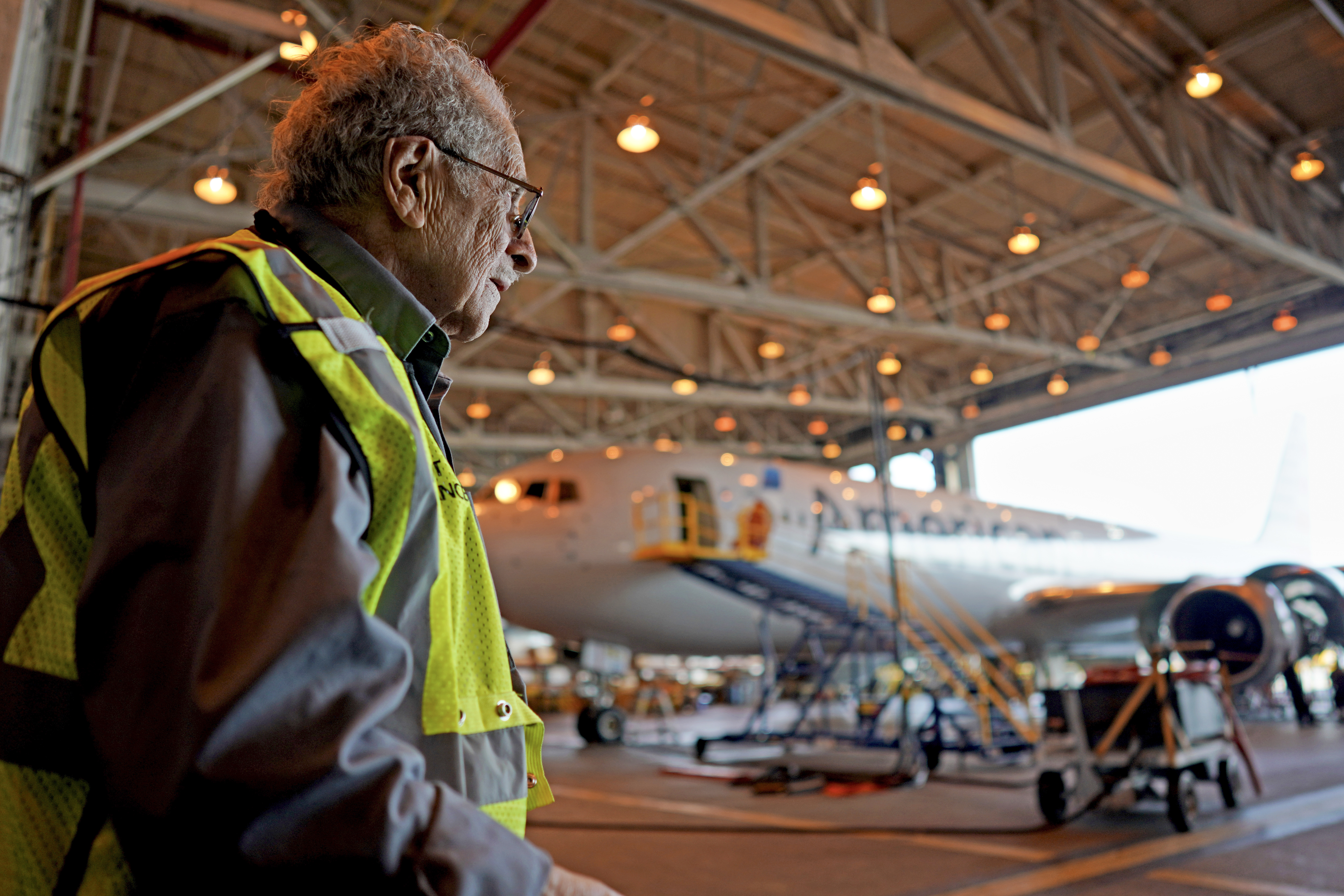 Azriel Blackman, airline mechanic for 80 years, dies at 100