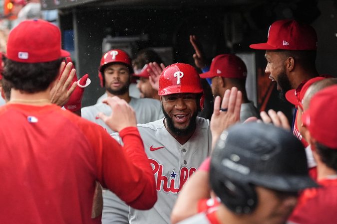 Bryan De La Cruz powered the Phillies’ win over the Orioles. Could he be a trade deadline alternative?
