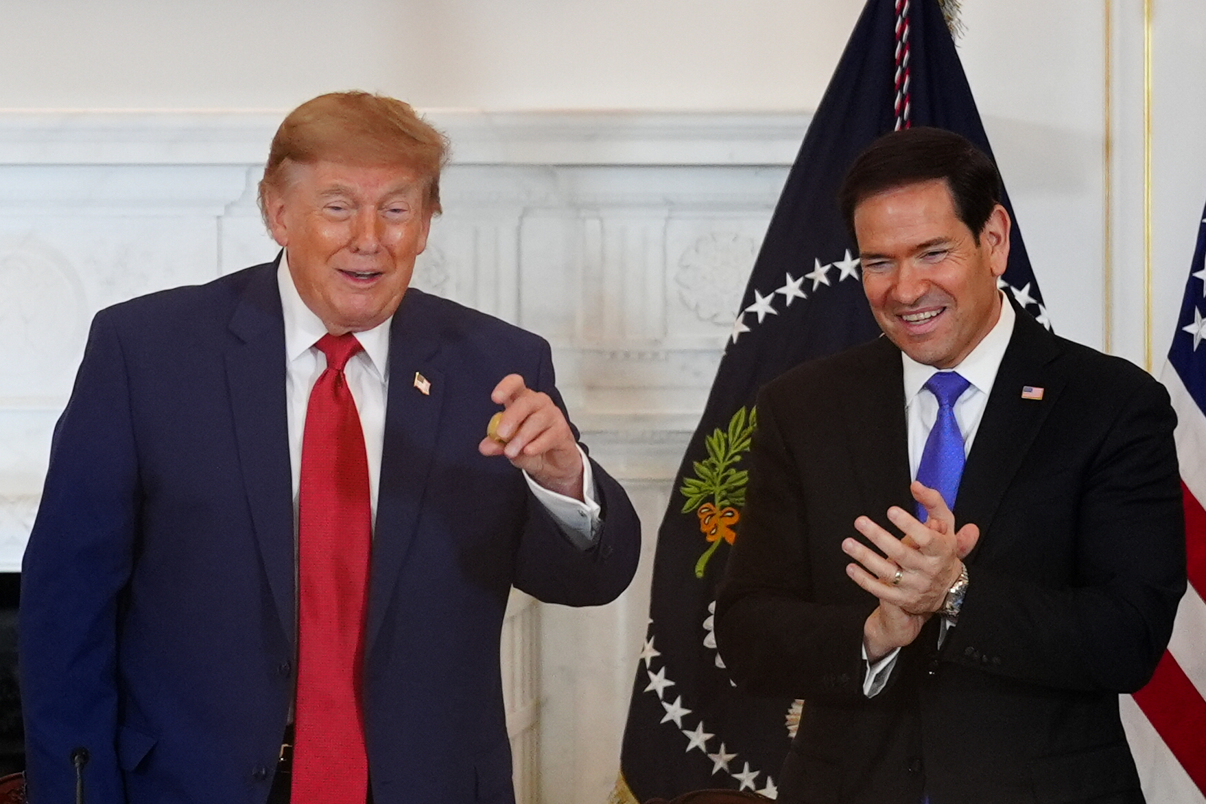 Close Trump aides — but no cabinet officials — made secret catering truck move