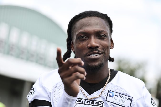 After meeting a legend, ‘rare guy’ Riq Woolen is even more fired up about being an Eagle
