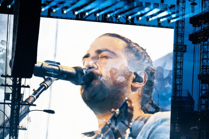 With ‘The Great Divide Tour,’ Noah Kahan made a sold-out Citizens Bank Park feel like a melancholic suburban backyard