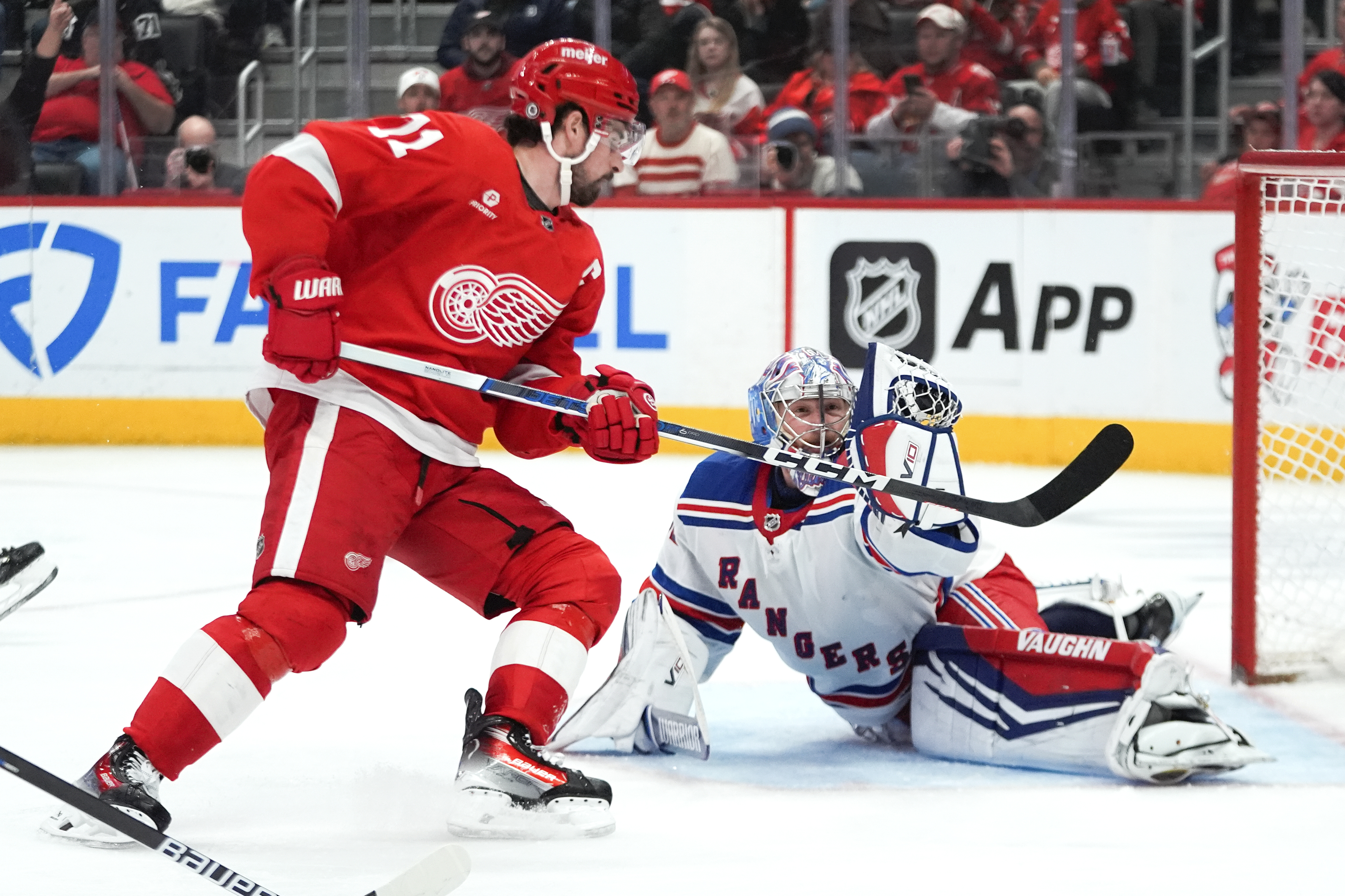 The latest on Dylan Larkin’s trade market, and how some experts believe the Flyers fit: ‘It’s probably the ideal spot for him’