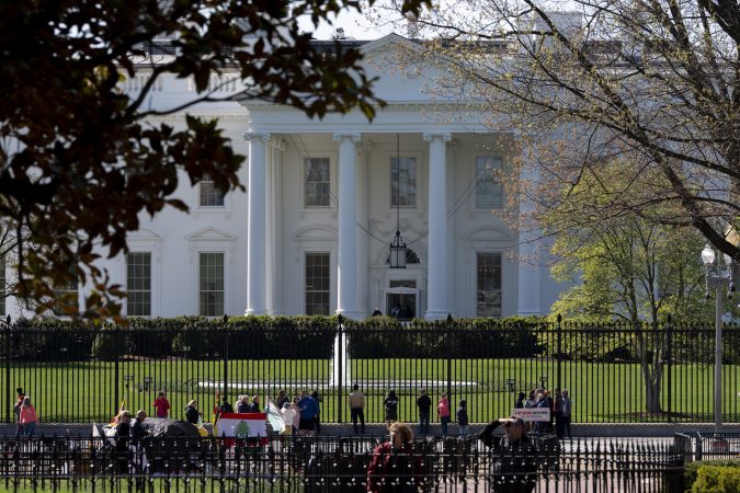 Trump plan would fence Pennsylvania Avenue outside White House