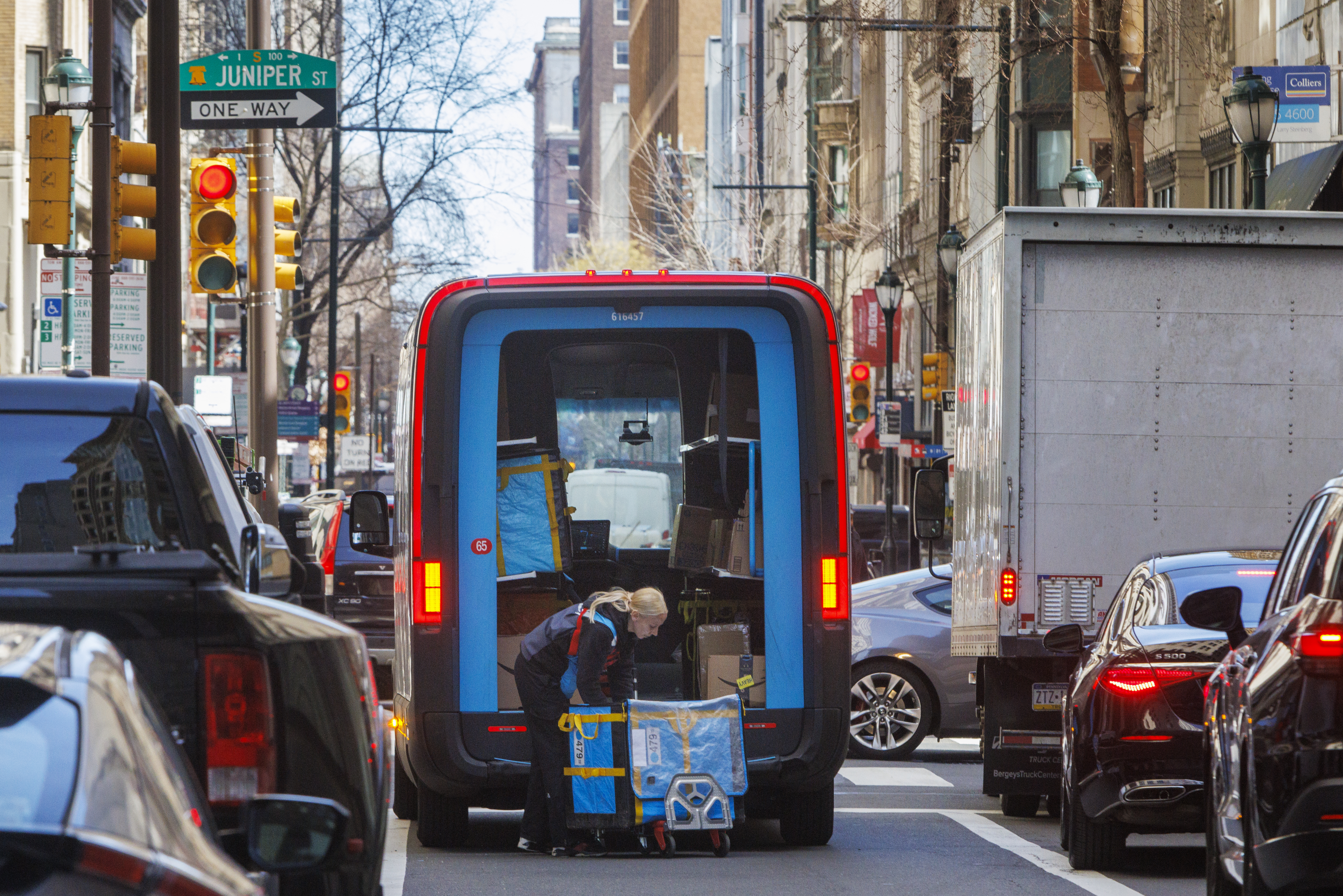 Self-policing loading zones have worked in Center City, the PPA says, so they’re adding more