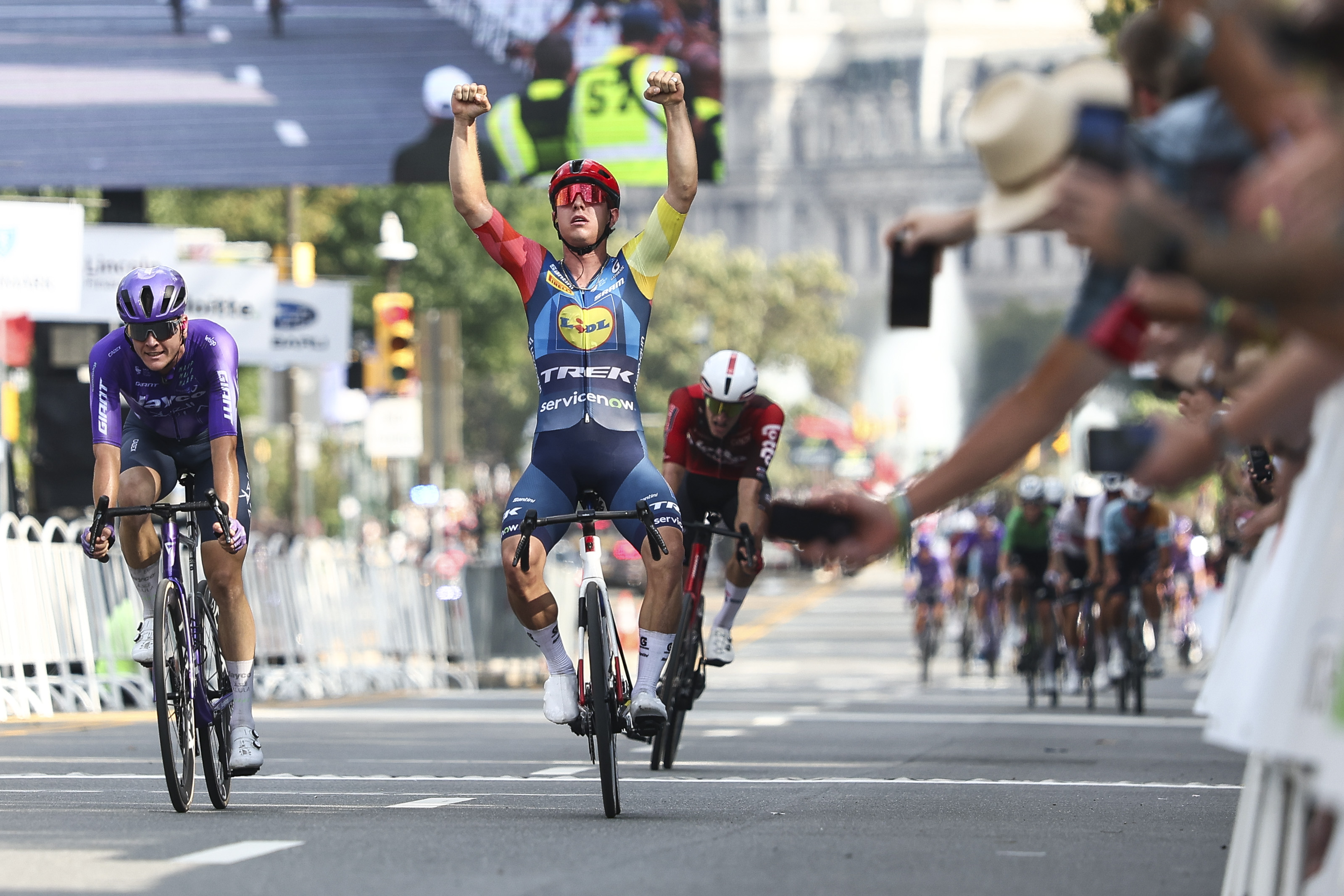 Italy’s Chiara Consonni wins women’s race, Germany’s Tim Torn Teutenberg takes men’s title at Philadelphia Cycling Classic