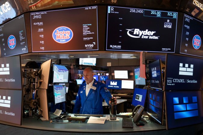 U.S. stocks rise to finish a wild July as Amazon soars, Apple sinks, and inflation worries worsen