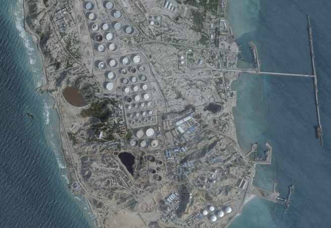 U.S. temporarily lifts sanctions on Iranian oil