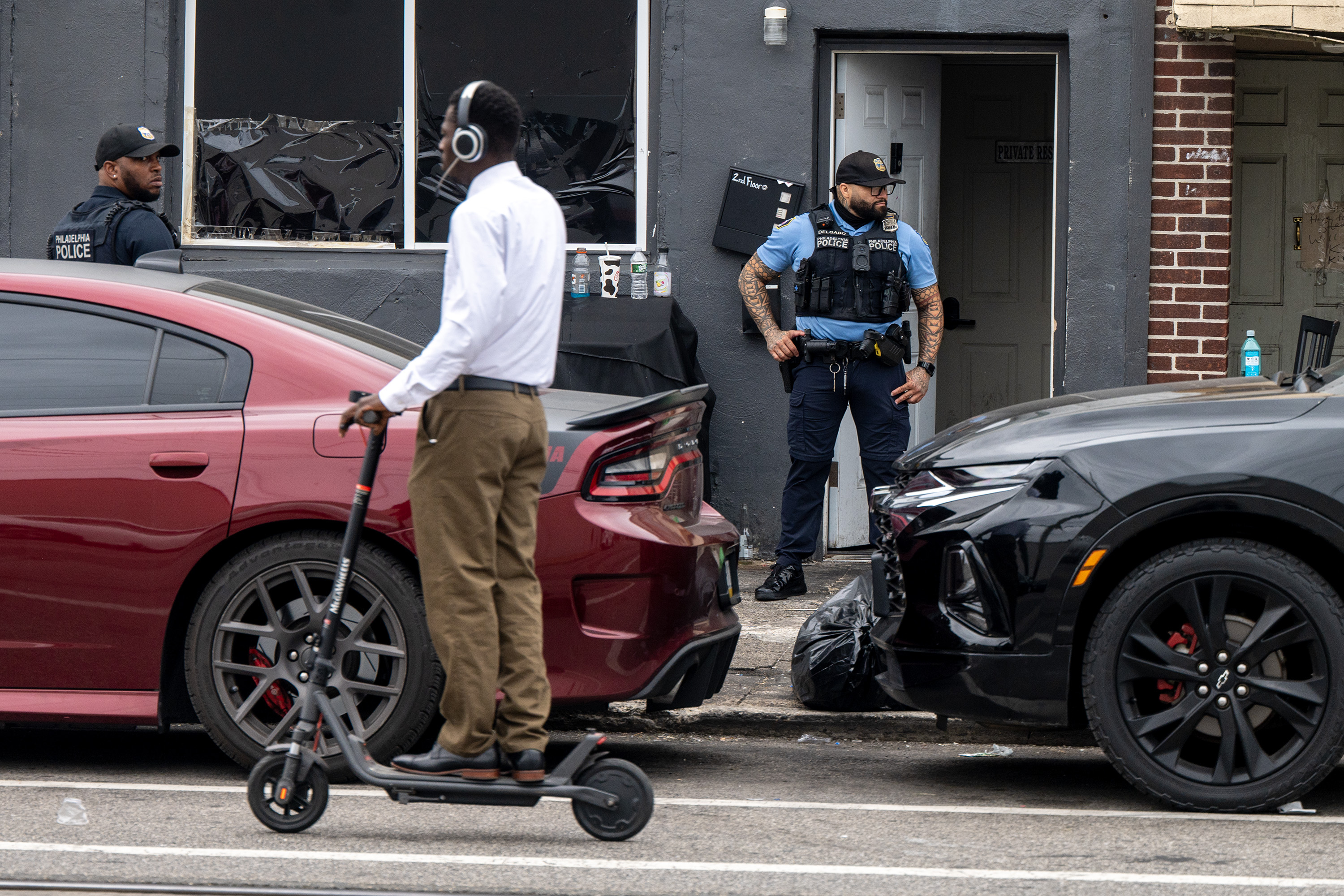 Prosecutors have gun tied to off-duty police officer killing, but investigation could take months, DA says