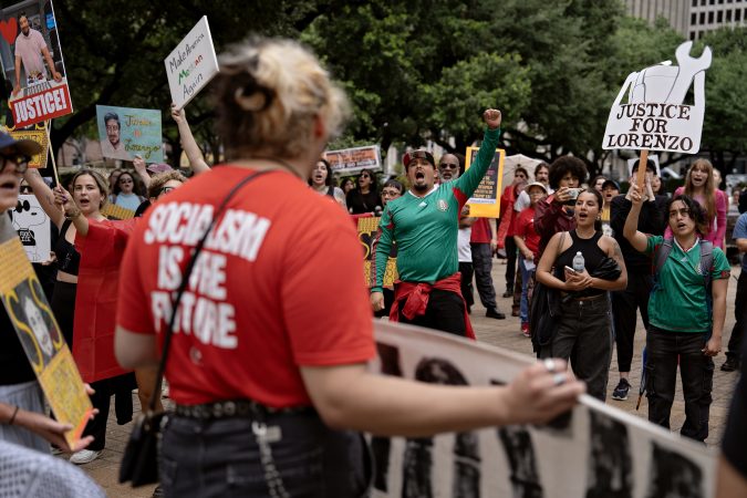 Trump immigration officials seek to mend frayed ties with business as arrests spike