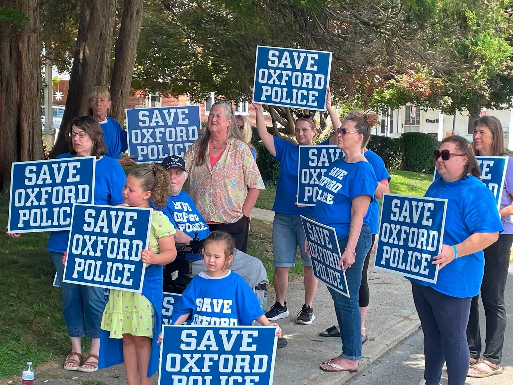Oxford police officers, uncertain of their futures, resign as borough plans to close department and join regional force