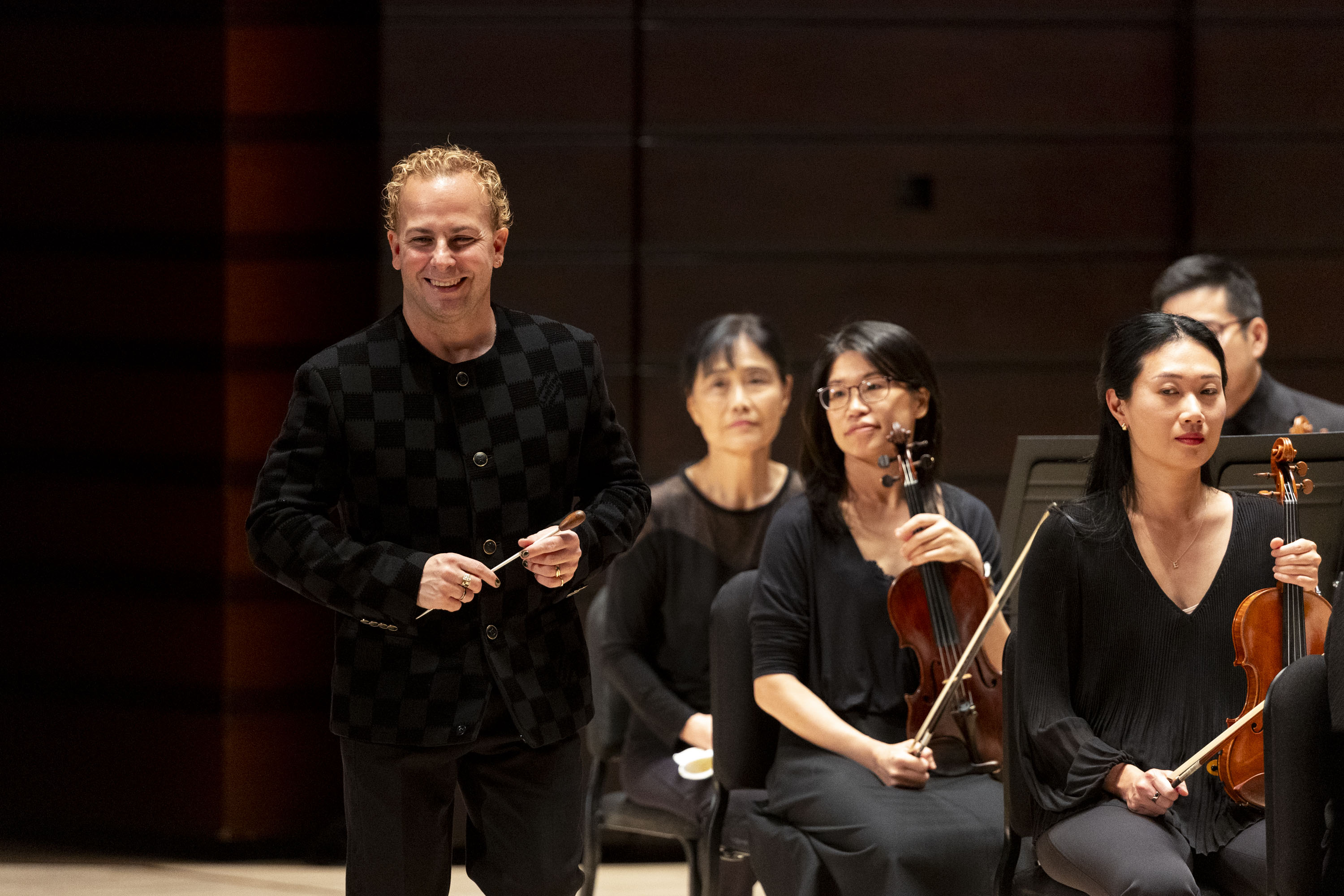 Philadelphia Orchestra opens its season with a ‘new’ Bernstein piece that tries to do too much