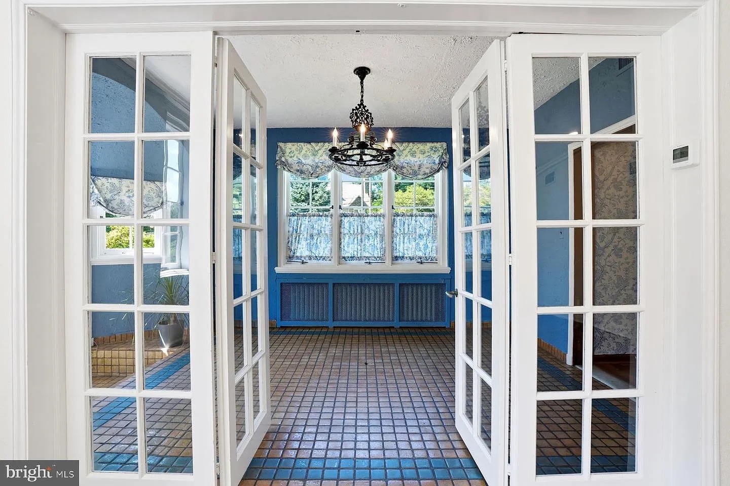 Inside 7 Windsor Ave., Elkins Park, Pa.