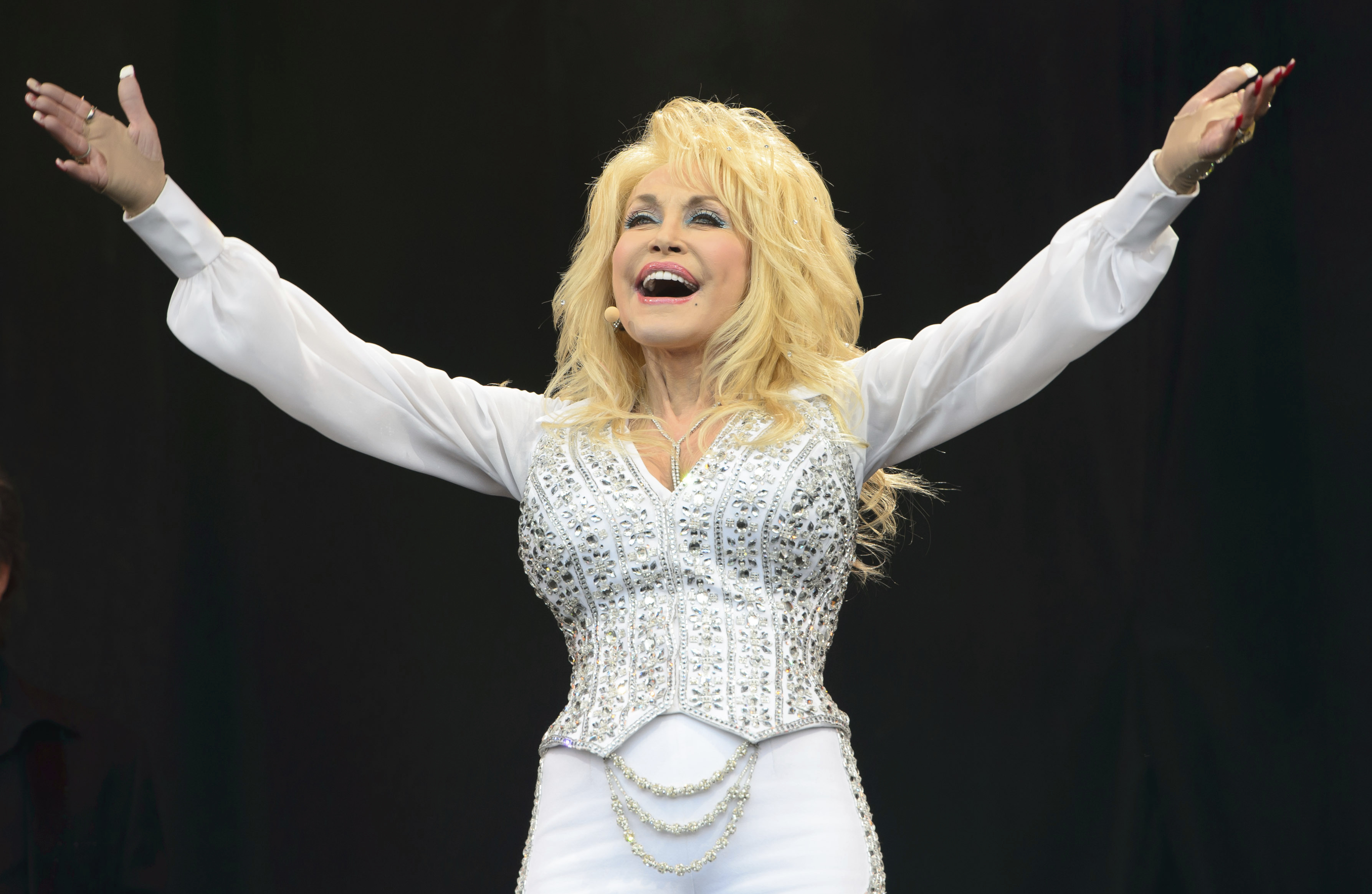 GOP and Democratic officials in Nashville unite over renaming airport for Dolly Parton