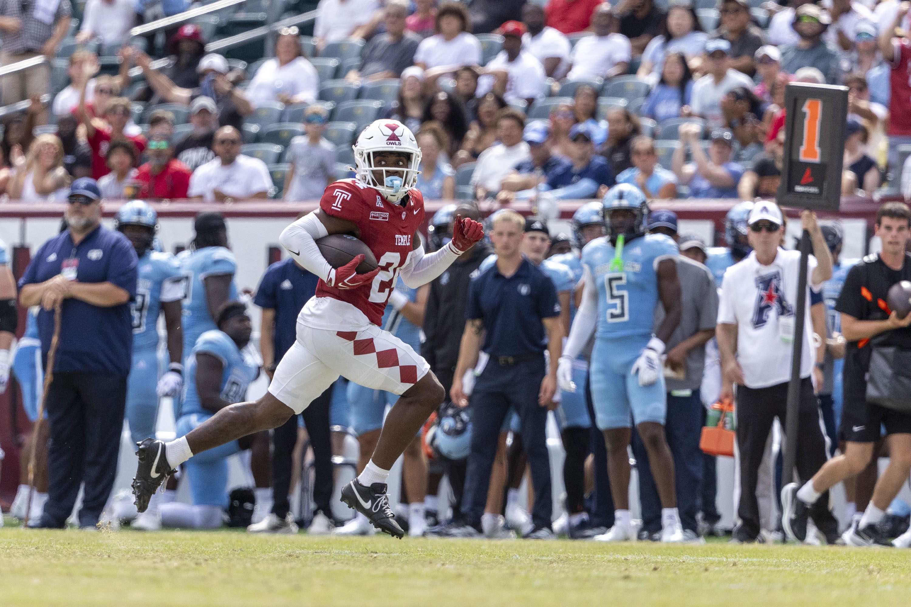 Temple runs all over Rhode Island in an impressive season-opening performance