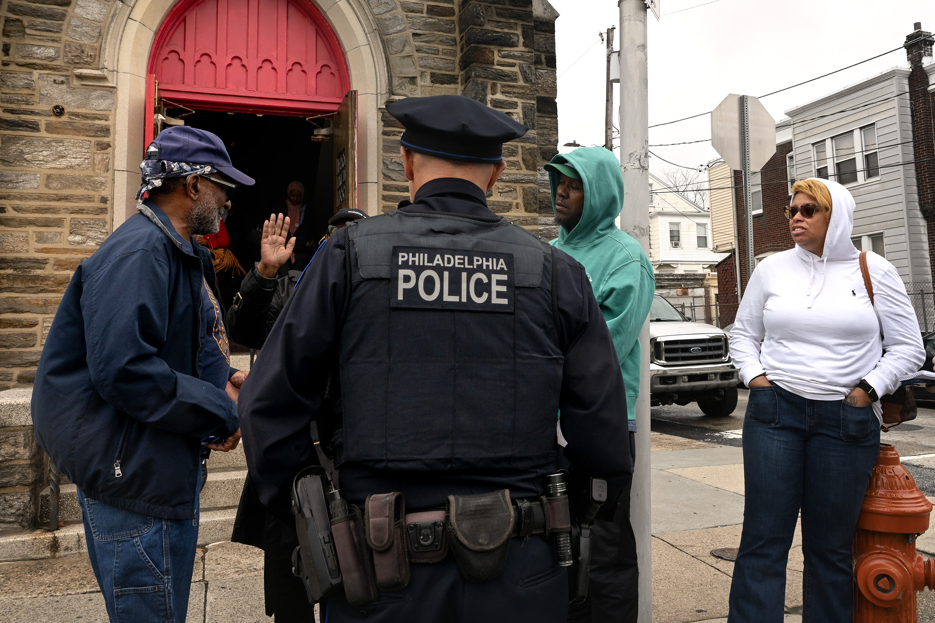 Philadelphia police tell Olney residents they will use heavy equipment to search the Horsch property