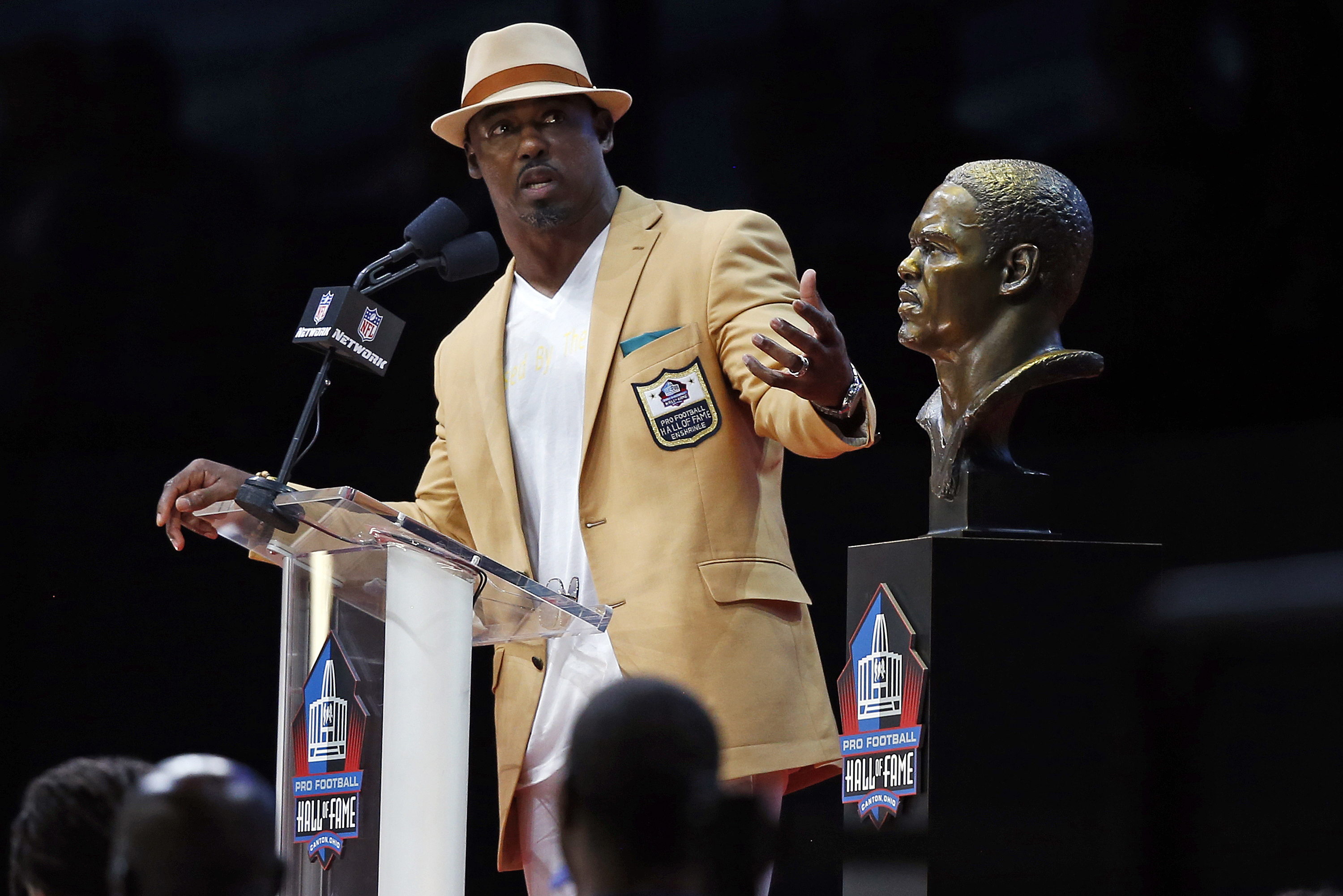 The reason reporters shouldn’t vote for halls of fame, a slim and trim Matvei Michkov, and other thoughts