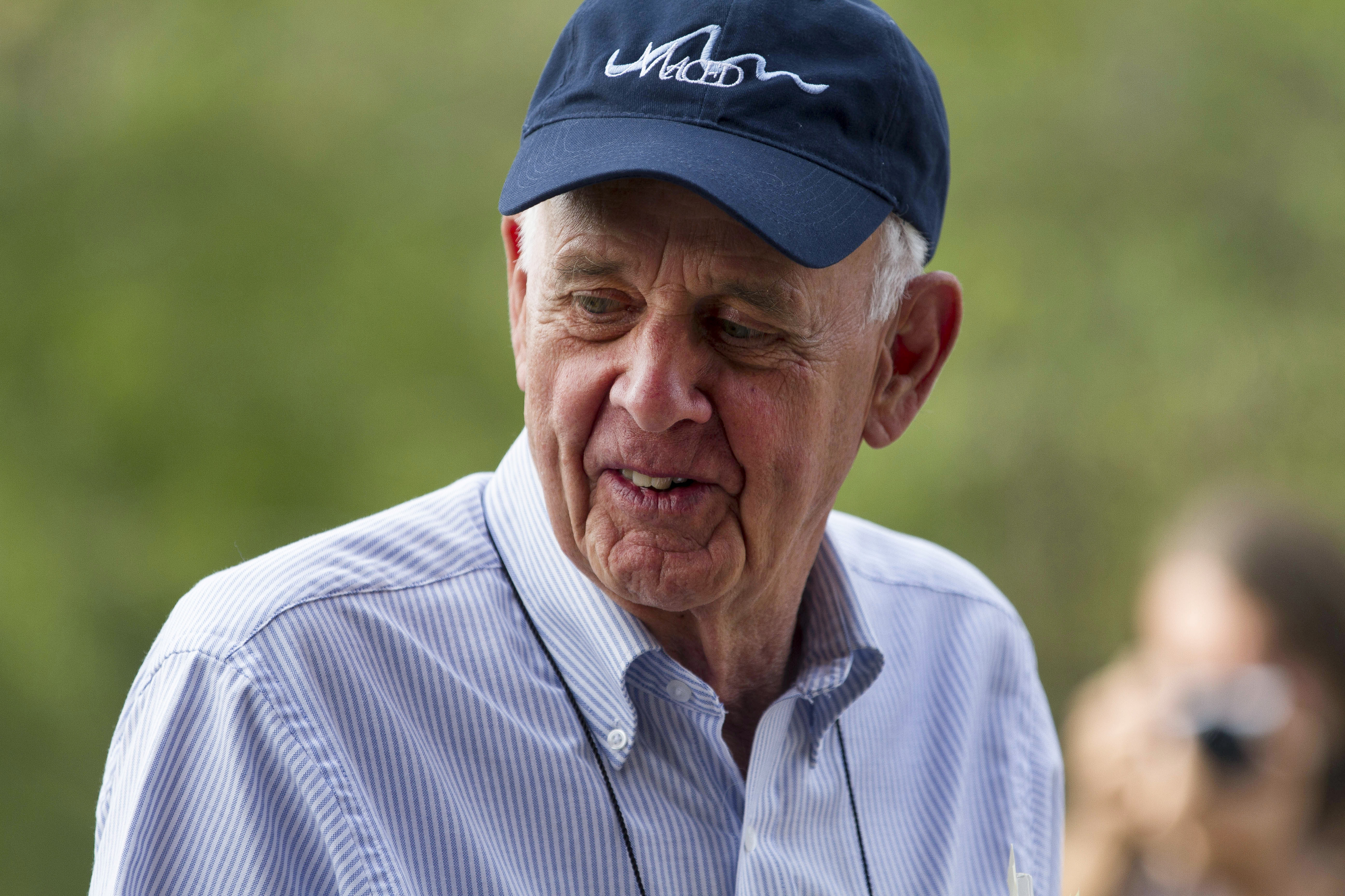 Wendell Berry, writer who extolled America’s agrarian past, dies at 92