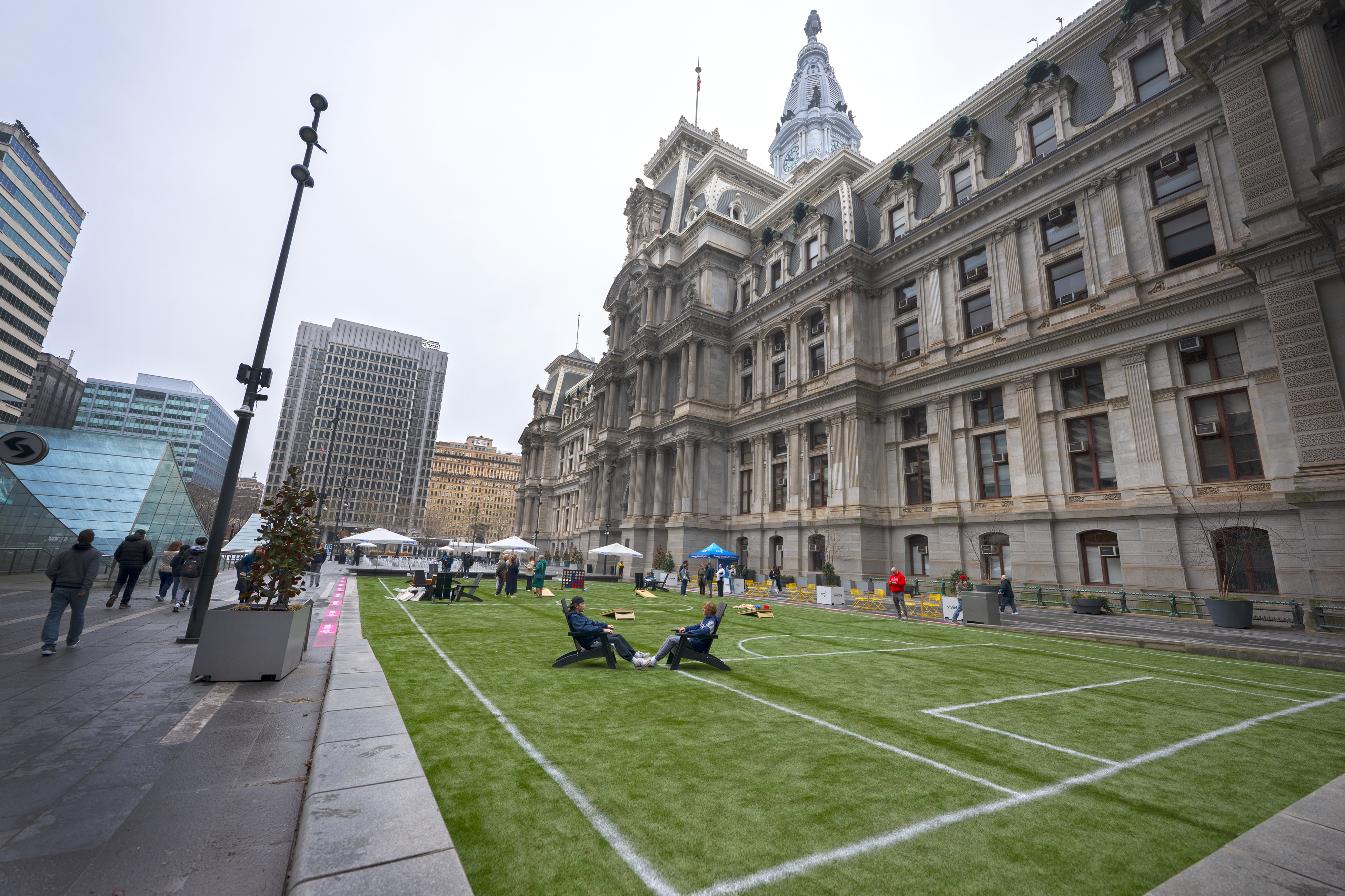 Police confront crowds of teens on two consecutive nights in Dilworth Park