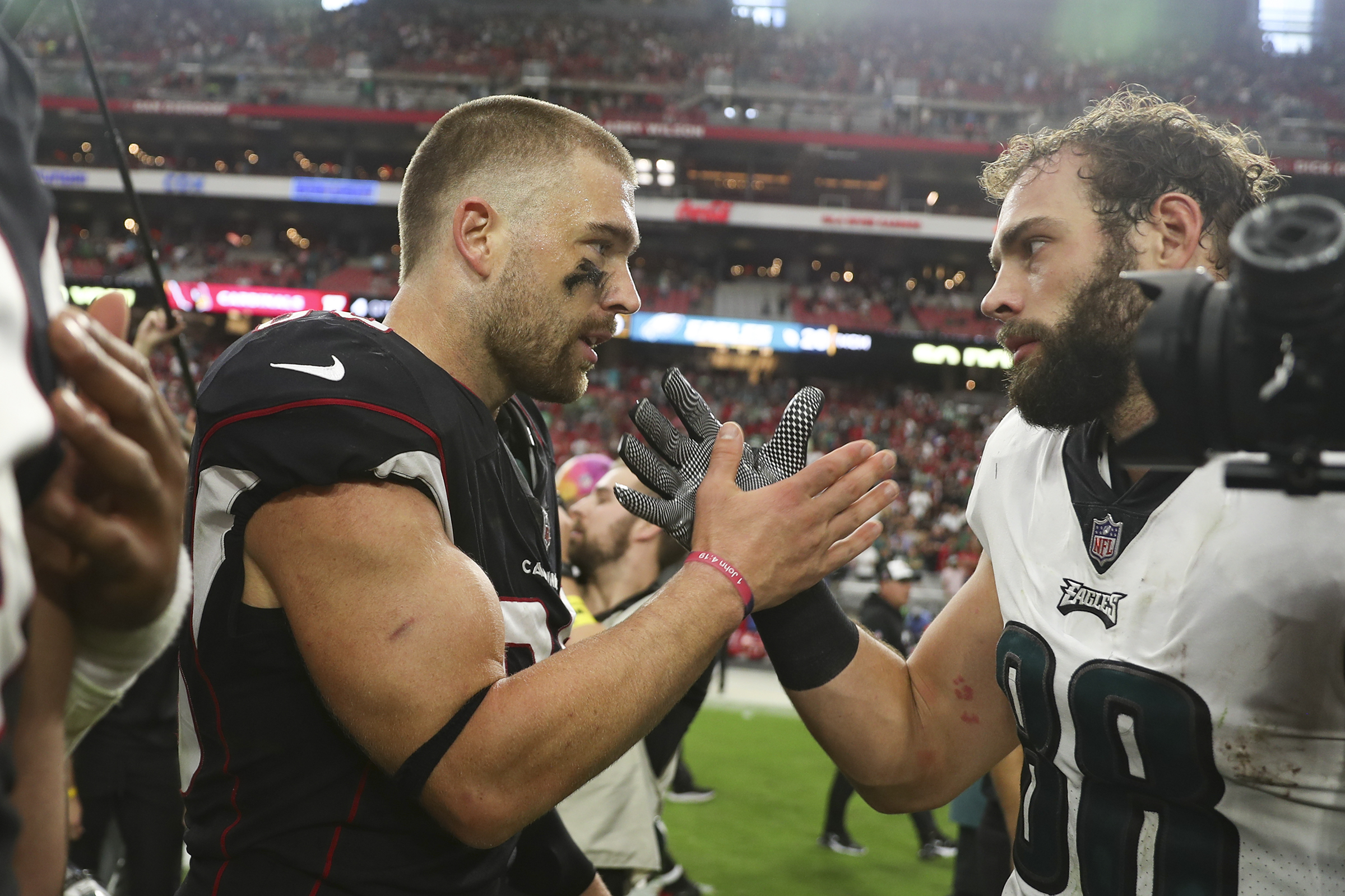 Eagles 🤝 Ertz | Sports Daily Newsletter