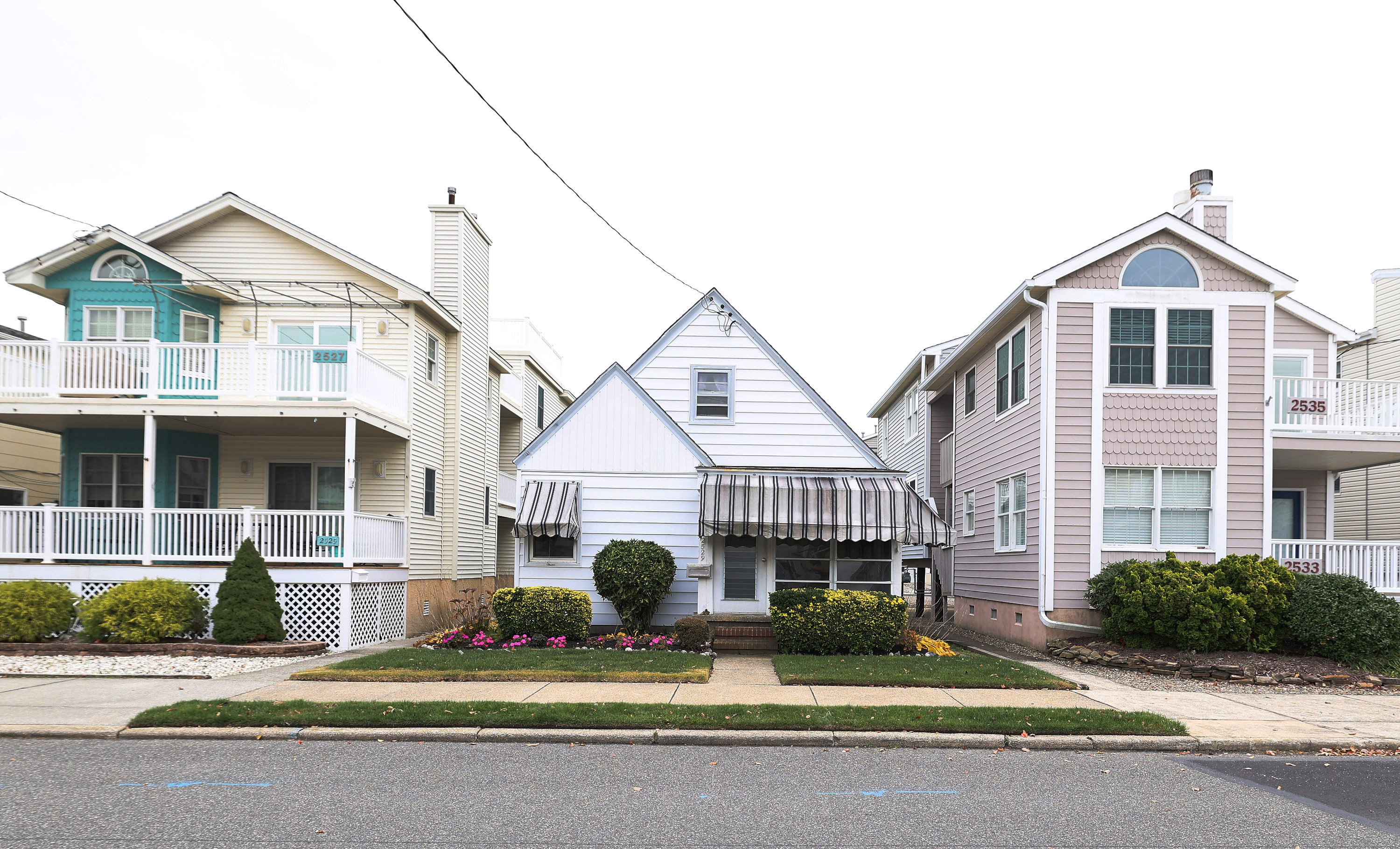 🏗️ Wrecking ball vs. Shore cottage | Down the Shore