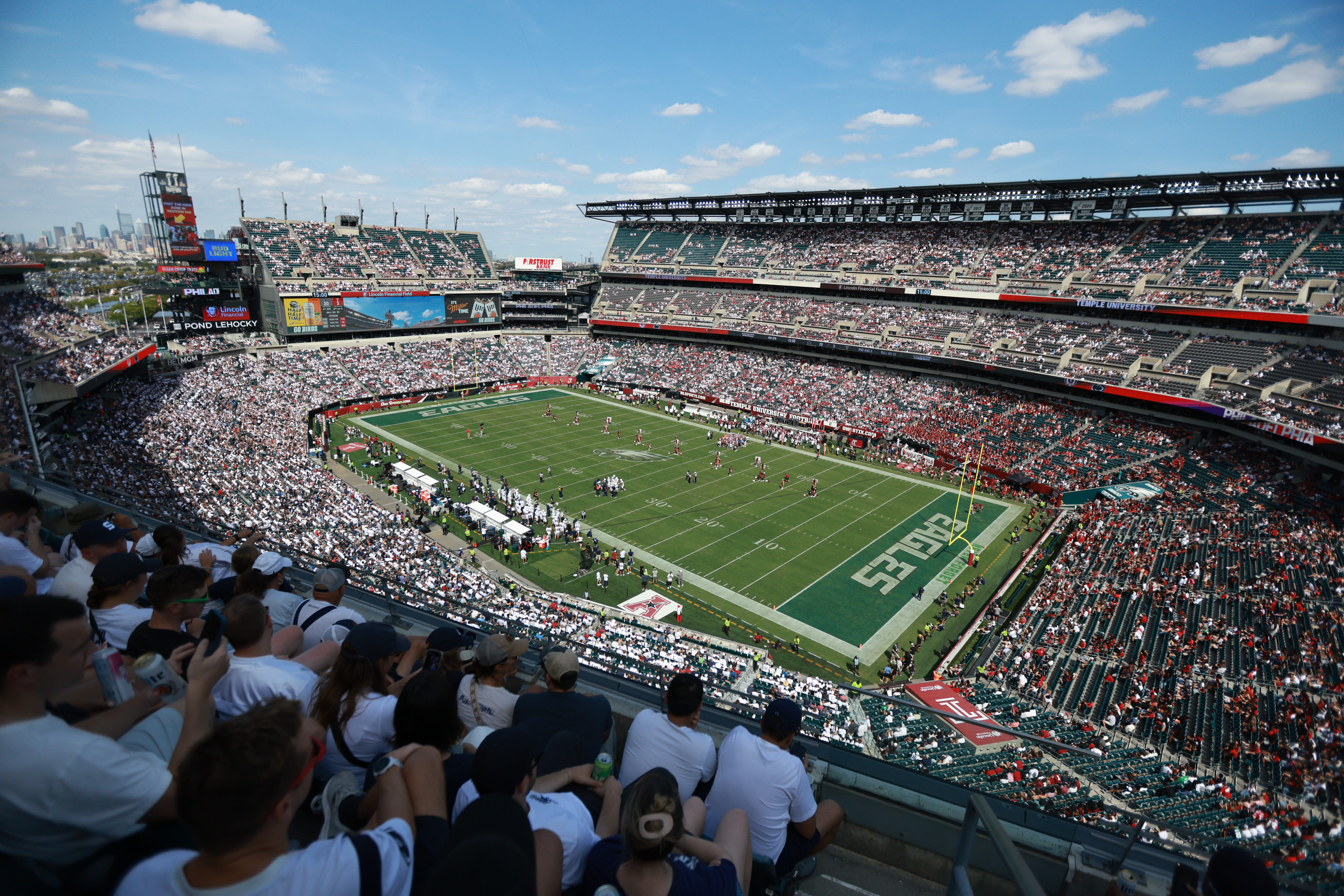 Lincoln Financial Field turns into Beaver Stadium East, Meek Mill’s walk out, and more from Temple vs. No. 16 Penn State