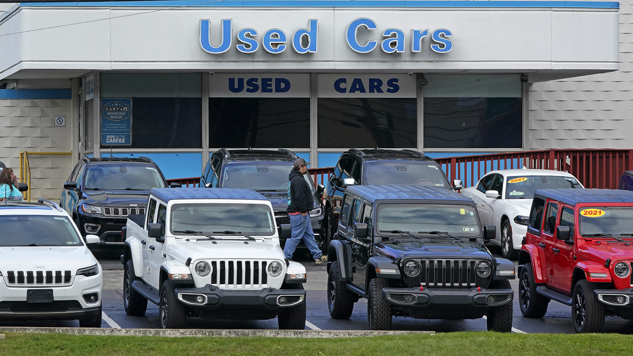 Why cheap used cars are so hard to find