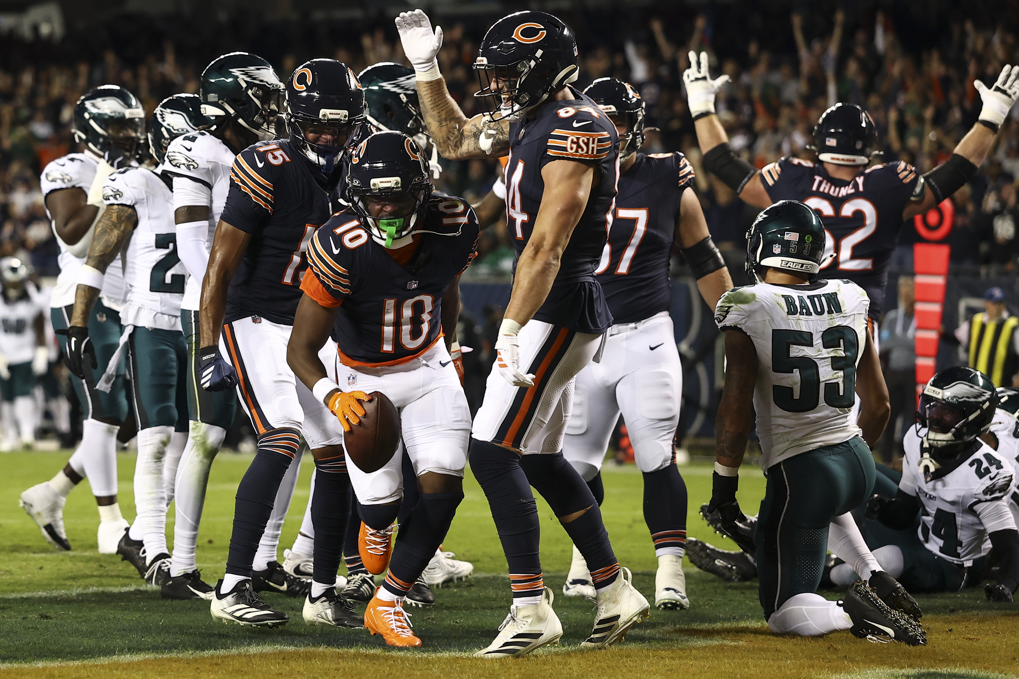 Eagles fall 27-7 in Monday night dud; Bears’ third-stringer Case Keenum throws for 247 yards, accounts for 3 TDs