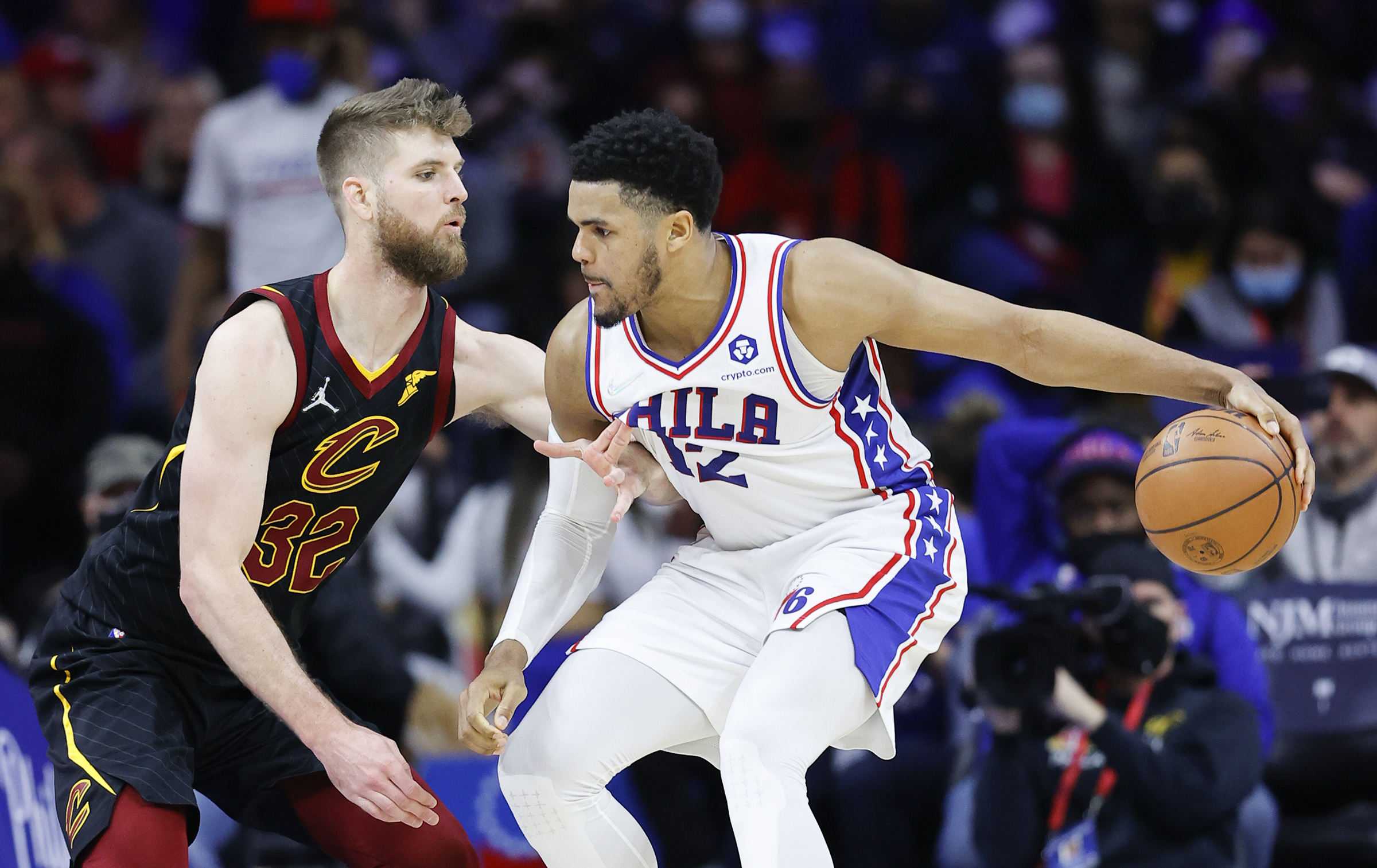 What makes the Sixers’ Dean Wade such a valuable role player? A Cavaliers reporter weighs in.