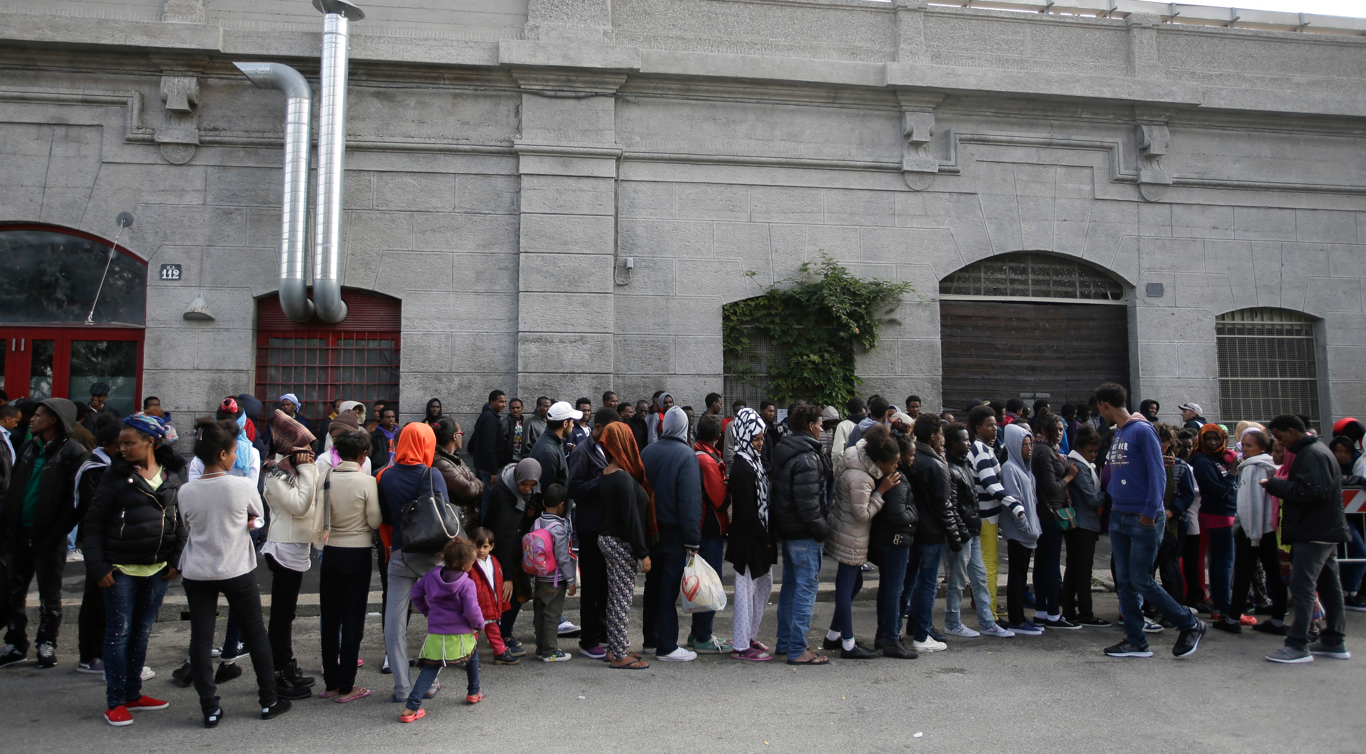 5 EU nations agree on model to send rejected migrants to ‘return hubs’ as early as 2027