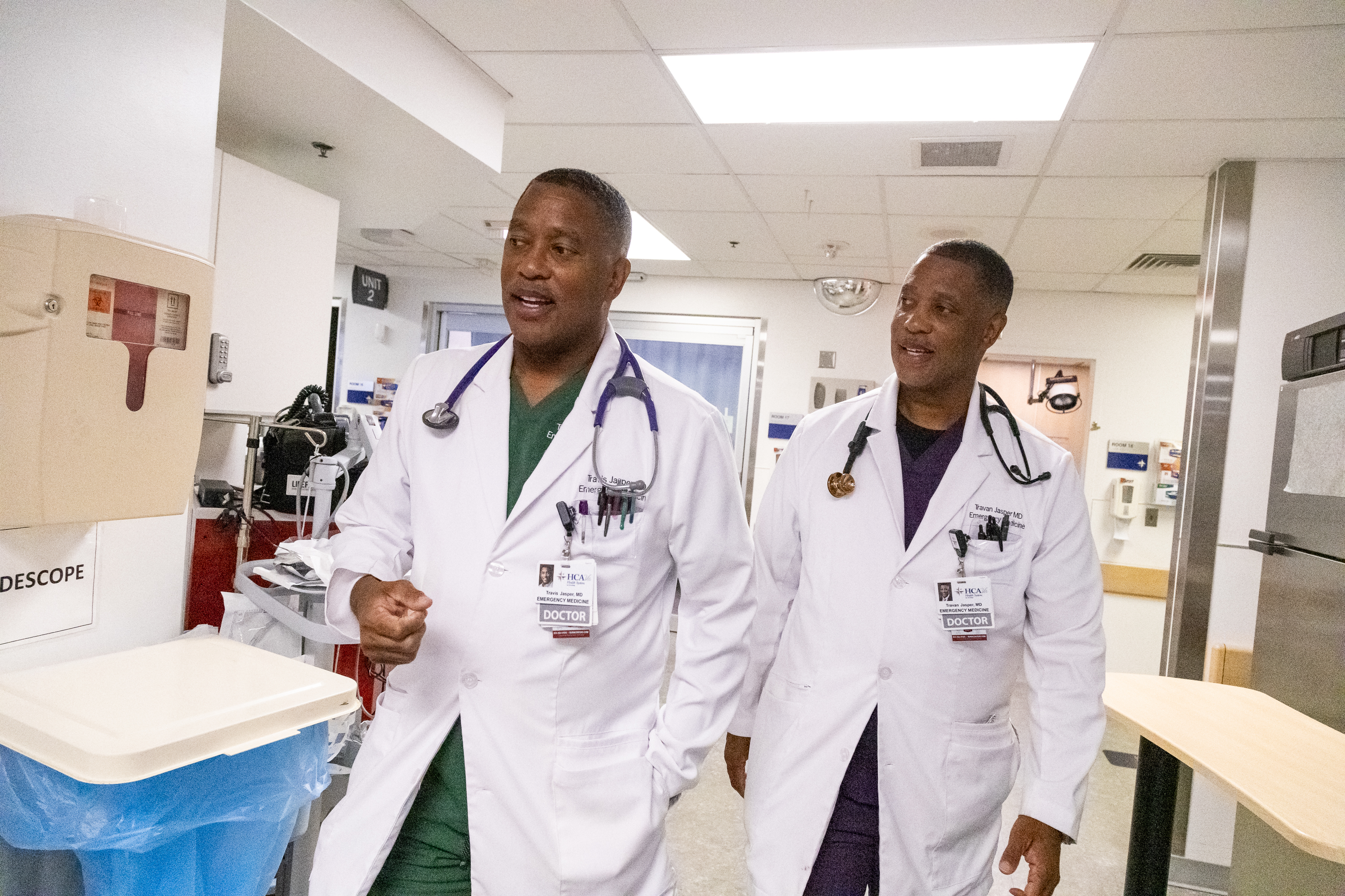 These identical twins both became doctors. Now they run an ER together.