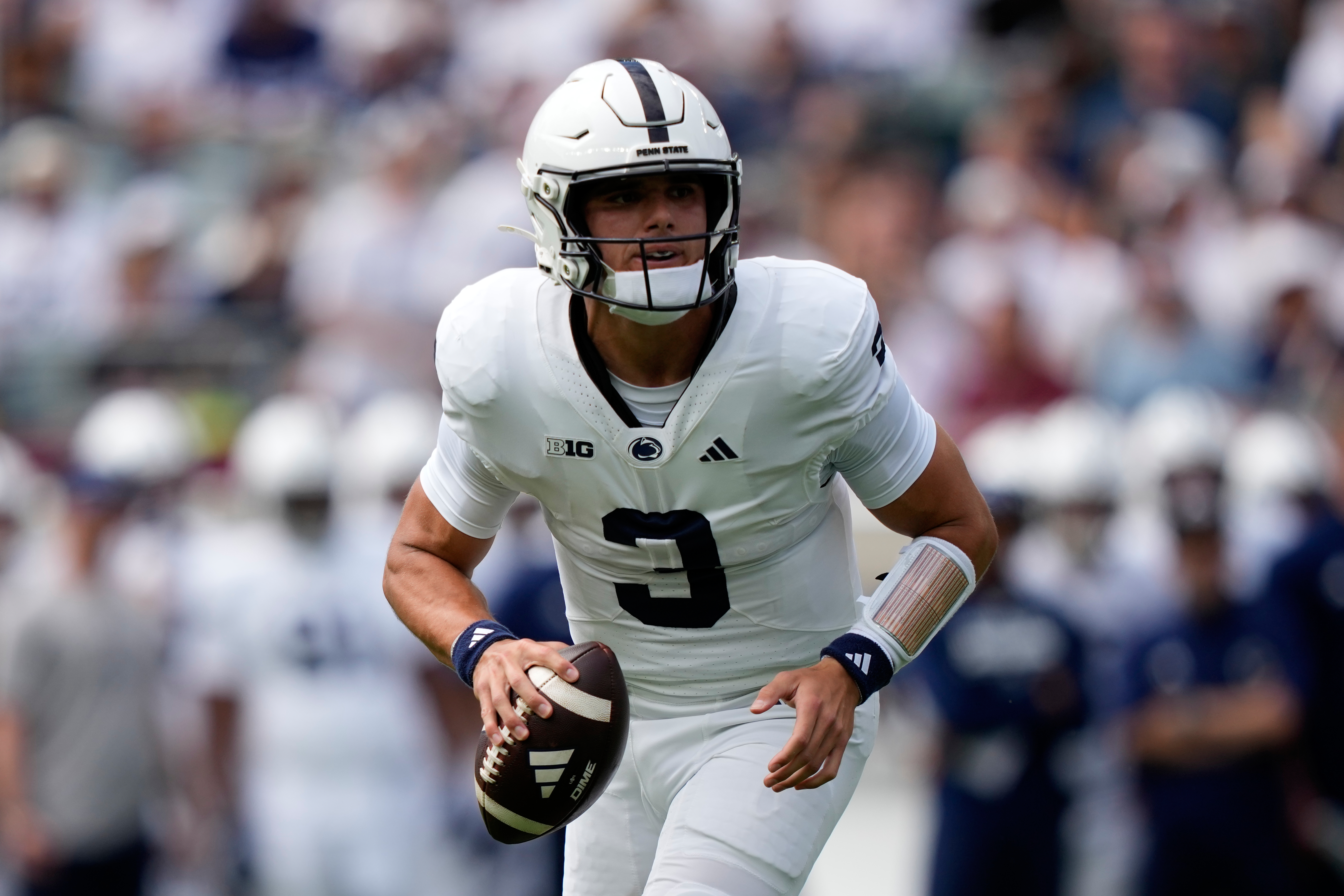 Penn State starts hot, runs away with a 55-13 win over Buffalo