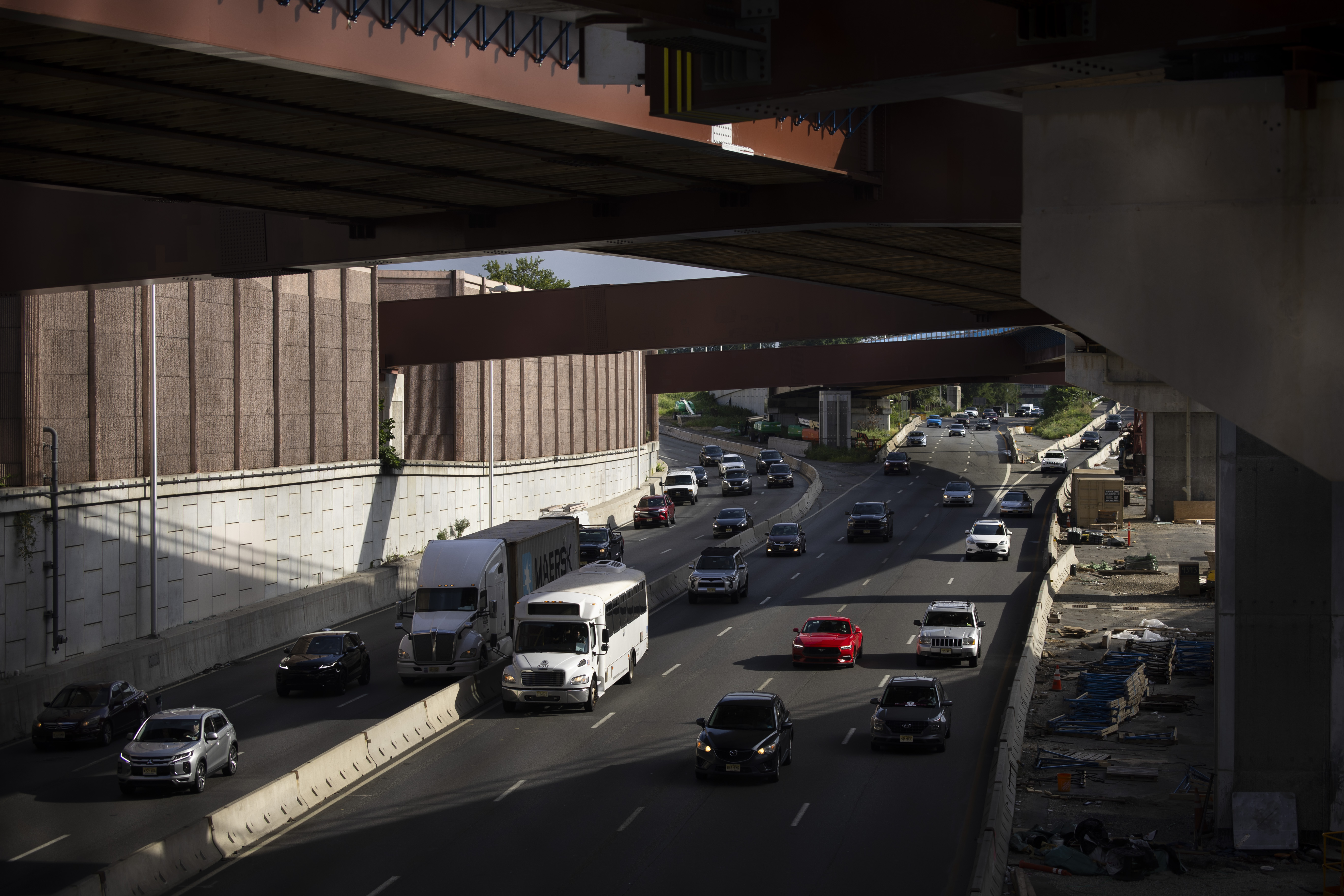 Traffic on I-76 in Camden County near the I-295/I-76/Route 42 Interchange construction on Thursday, Sept. 17, 2026 in Bellmawr, NJ.
