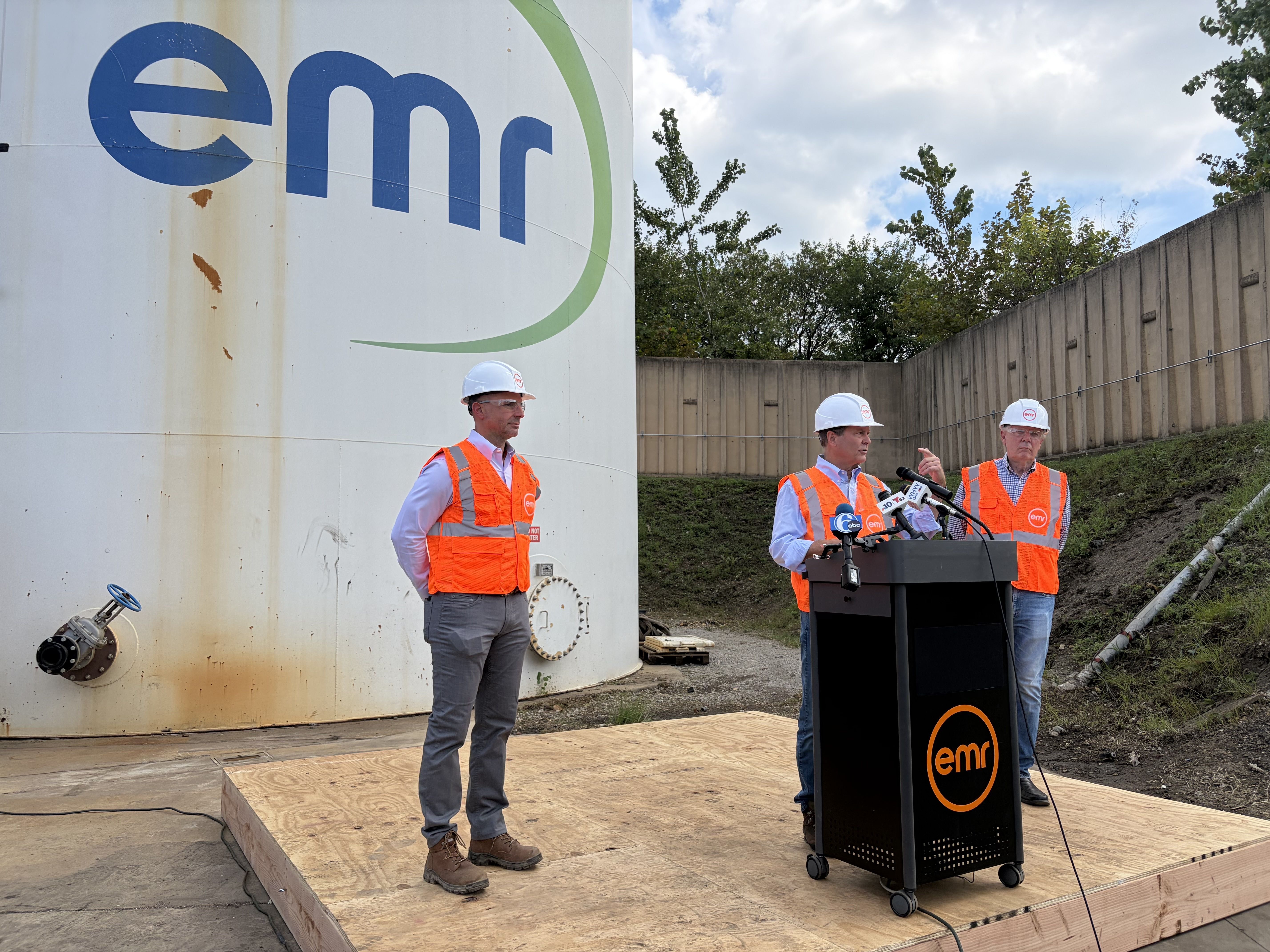 Members of Congress tour EMR in Camden, push for oversight of fire-causing lithium-ion batteries